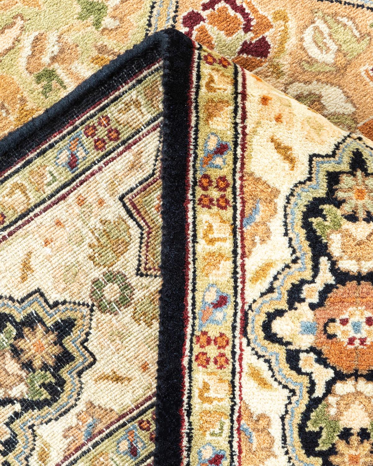Einzigartiger handgeknpfter traditioneller Orientalischer Mogul-Teppich in Braun (Wolle) im Angebot