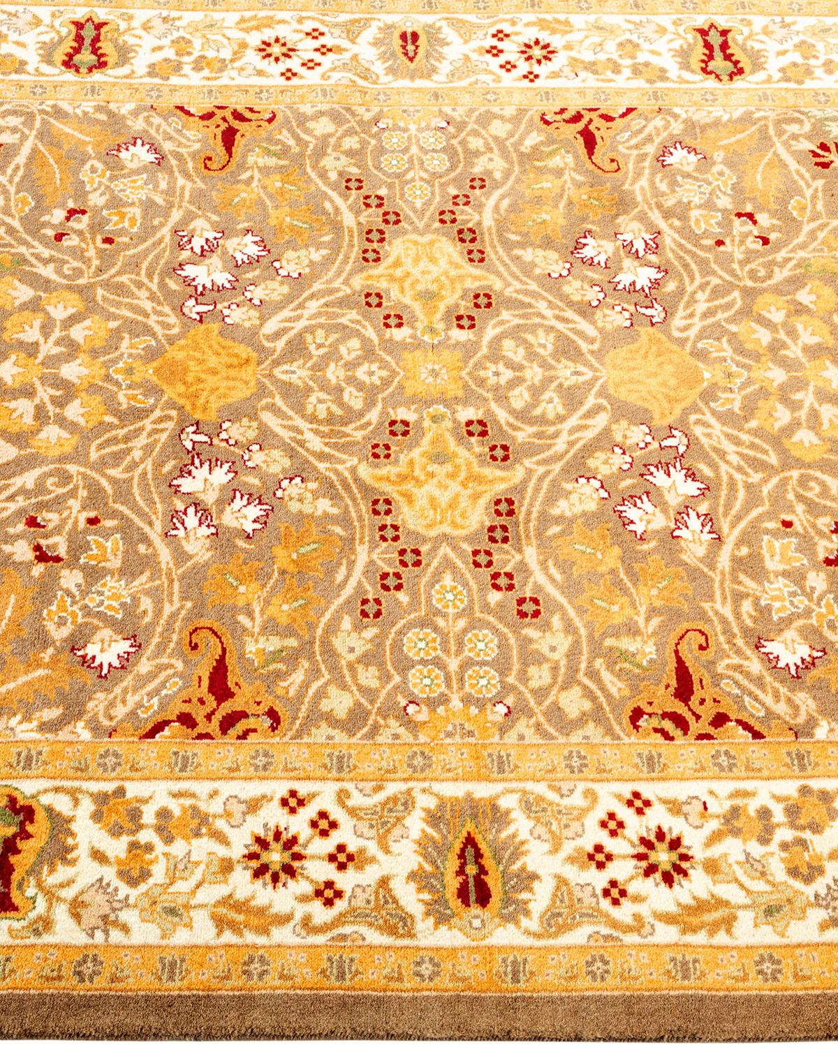 Einzigartiger handgeknpfter traditioneller Orientalischer Mogul-Teppich in Braun im Angebot 1