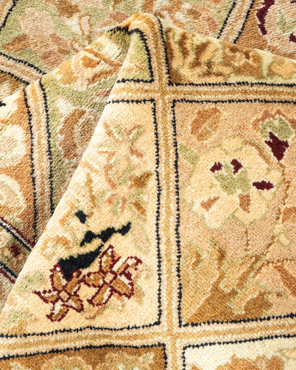 Einzigartiger handgeknpfter traditioneller Orientalischer Mogul-Teppich in Braun im Angebot 1