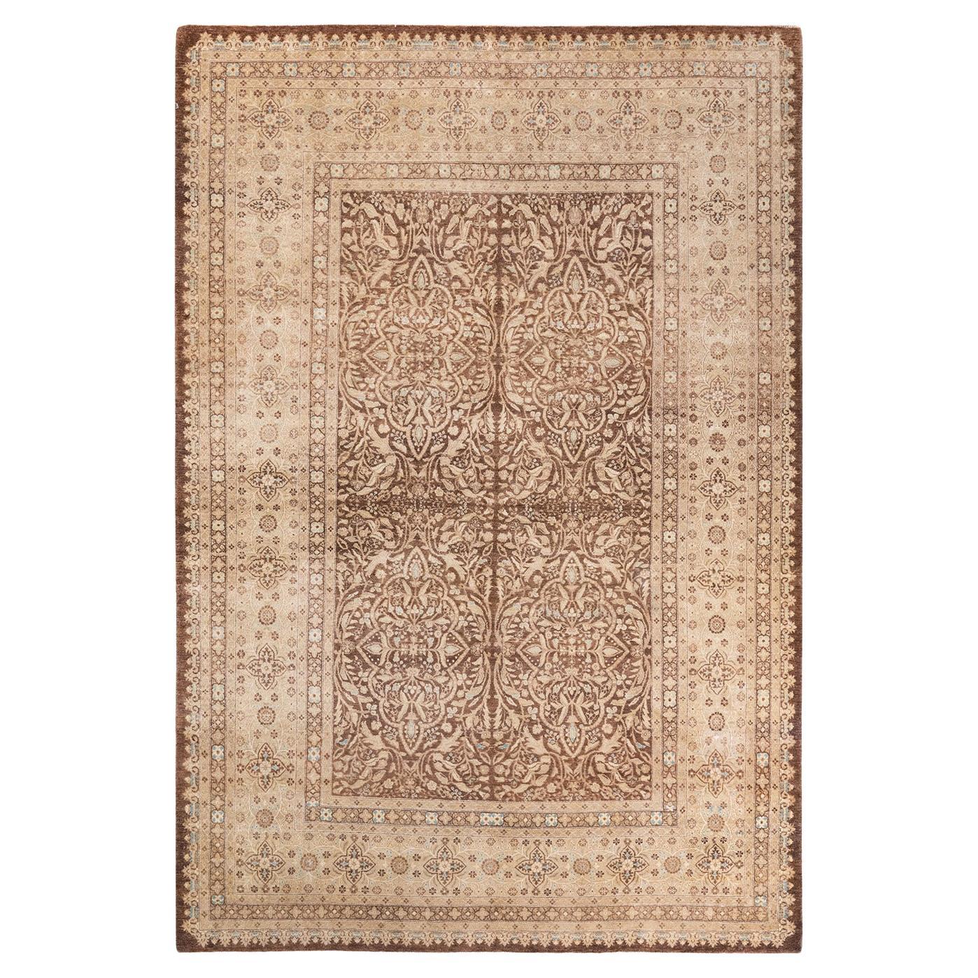 Einzigartiger handgeknüpfter traditioneller Orientalischer Mogul-Teppich in Braun im Angebot
