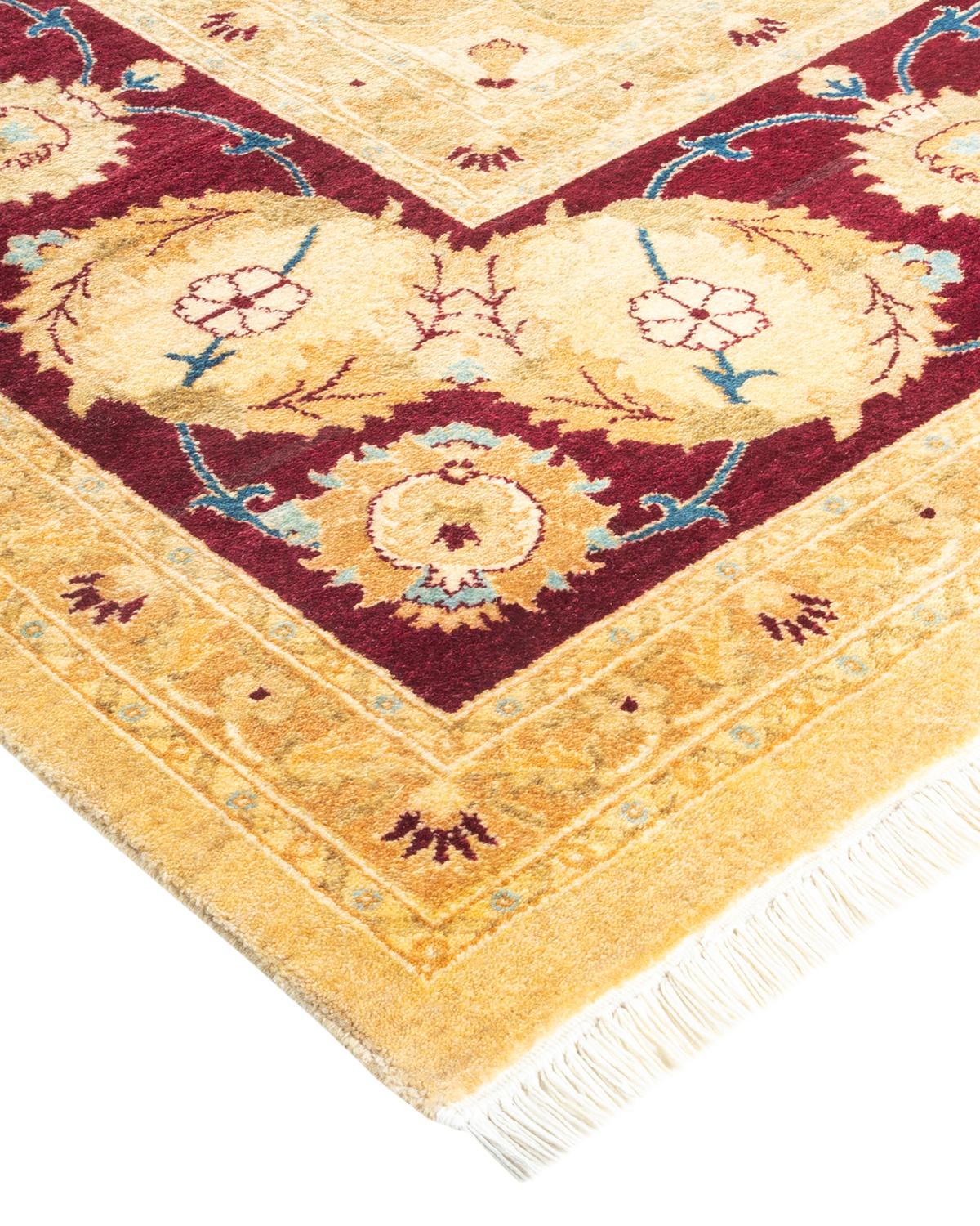 Las alfombras de la colección Mogul, con sus colores discretos y sus diseños en toda la superficie, aportarán una sofisticación atemporal a cualquier habitación. Influenciadas por un espectro de diseños turcos, indios y persas, los artesanos que