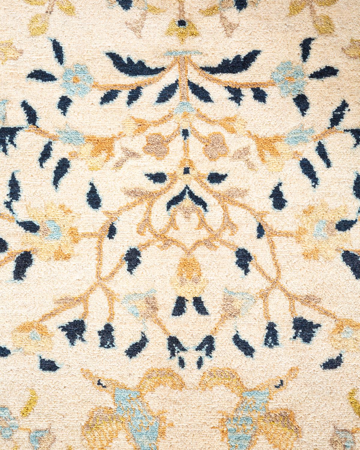 Einzigartiger handgeknpfter traditioneller orientalischer Mogul-Teppich in Elfenbein (Pakistanisch) im Angebot