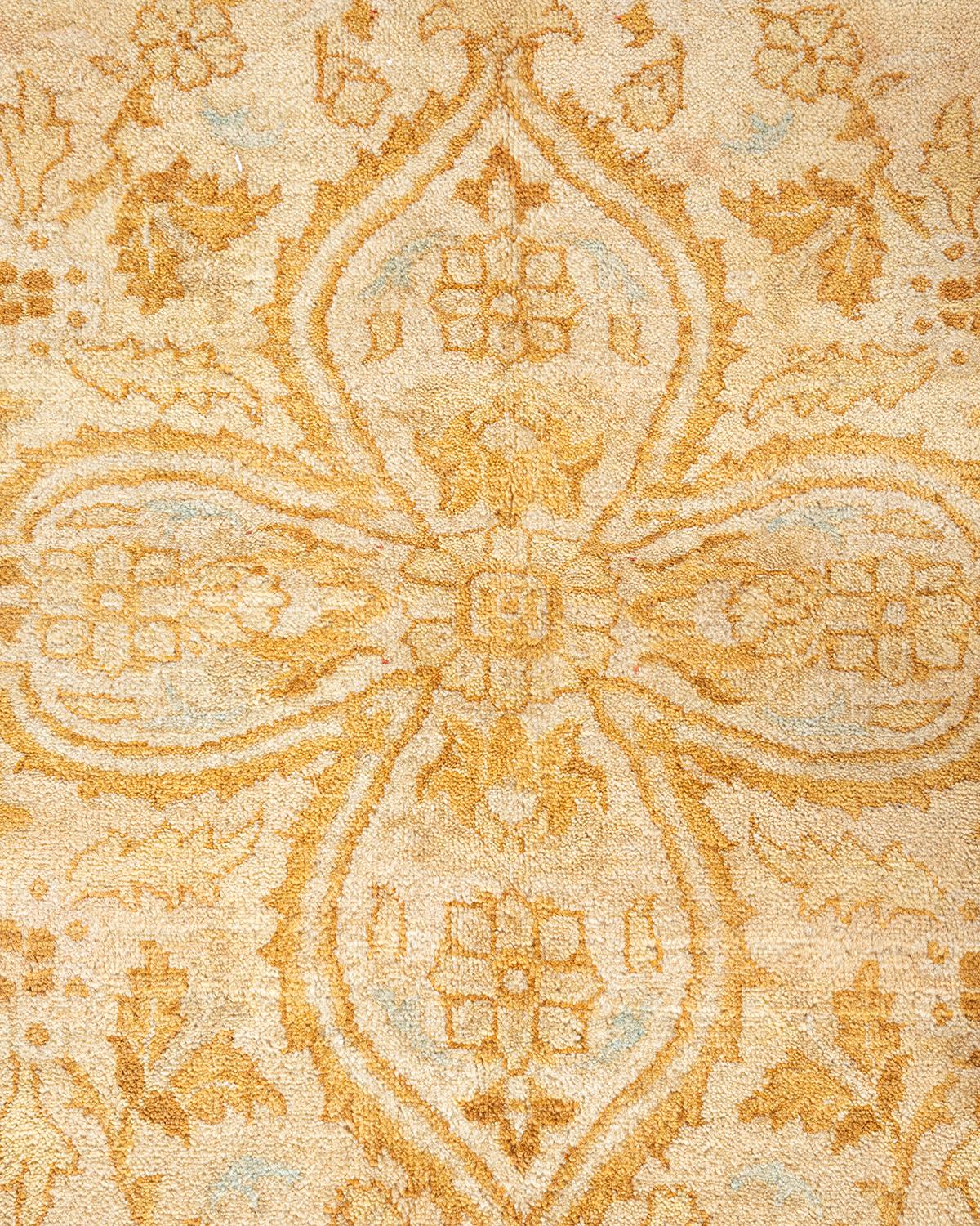Einzigartiger handgeknpfter traditioneller orientalischer Mogul-Teppich in Elfenbein (Pakistanisch) im Angebot