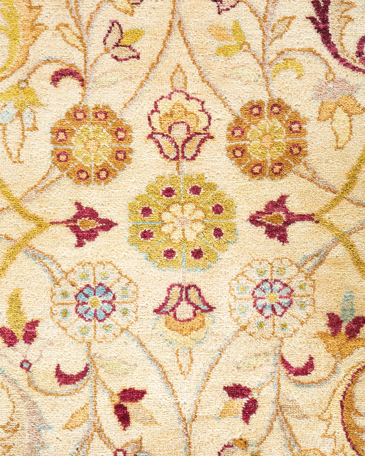 Einzigartiger handgeknpfter traditioneller orientalischer Mogul-Teppich in Elfenbein (Pakistanisch) im Angebot