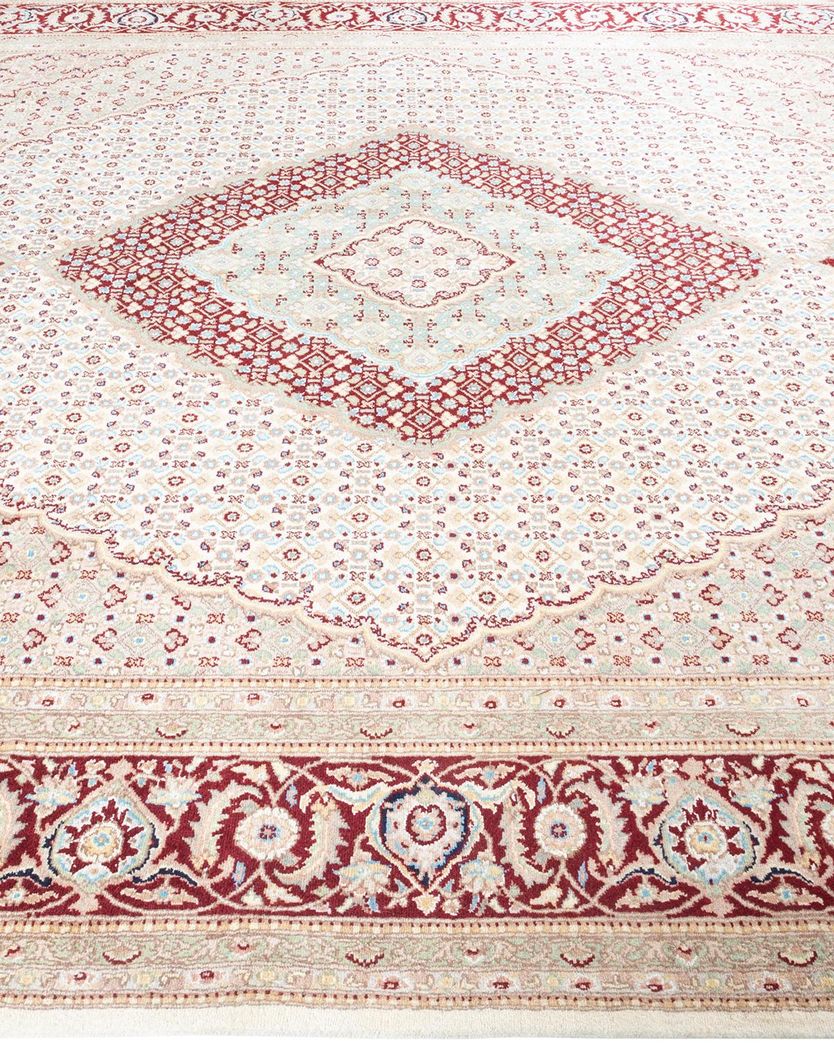Einzigartiger handgeknpfter traditioneller orientalischer Mogul-Teppich in Elfenbein im Zustand „Neu“ im Angebot in Norwalk, CT