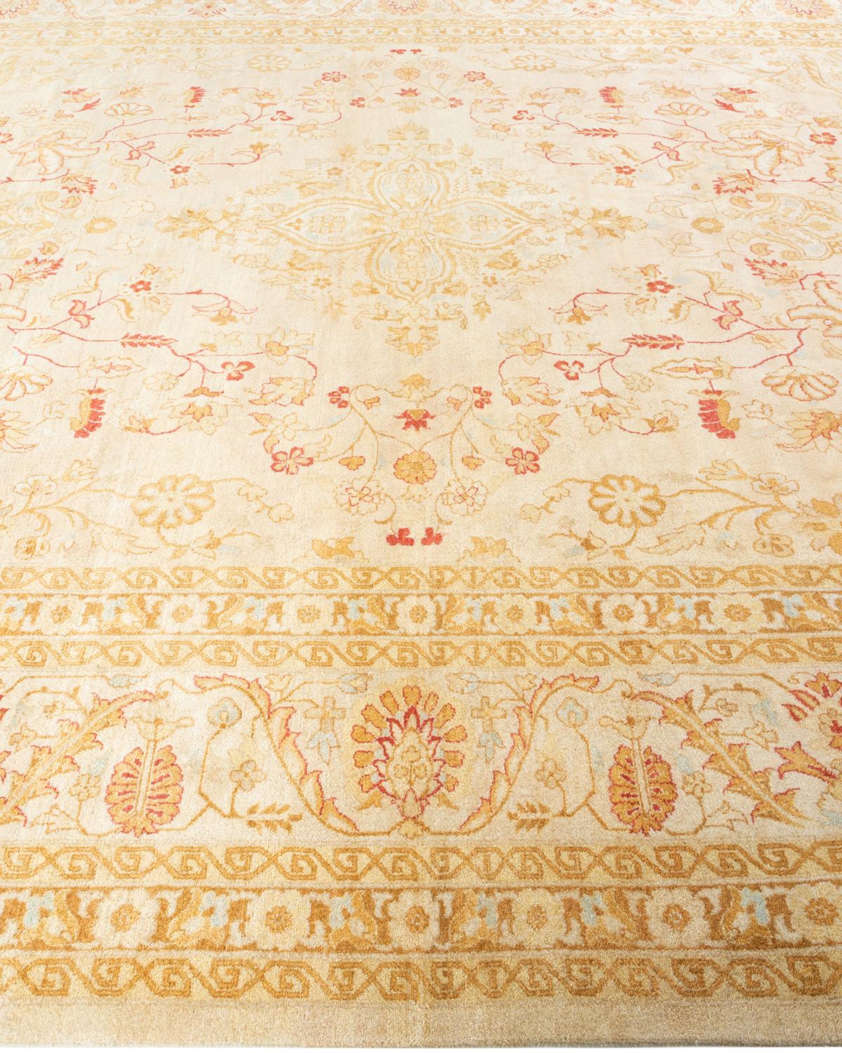 Einzigartiger handgeknpfter traditioneller orientalischer Mogul-Teppich in Elfenbein im Zustand „Neu“ im Angebot in Norwalk, CT