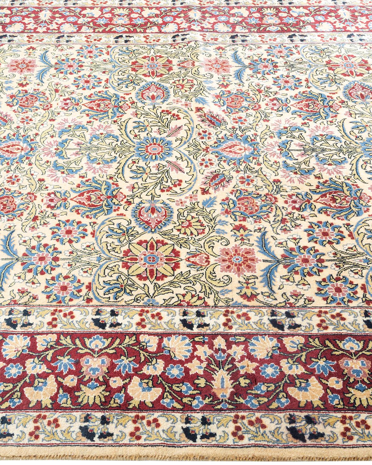 Einzigartiger handgeknpfter traditioneller orientalischer Mogul-Teppich in Elfenbein im Zustand „Neu“ in Norwalk, CT