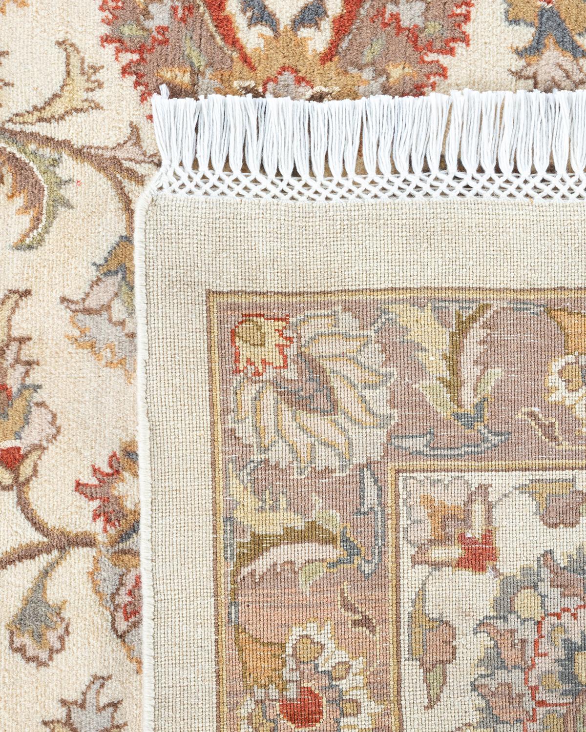 Einzigartiger handgeknpfter traditioneller orientalischer Mogul-Teppich in Elfenbein (21. Jahrhundert und zeitgenössisch) im Angebot