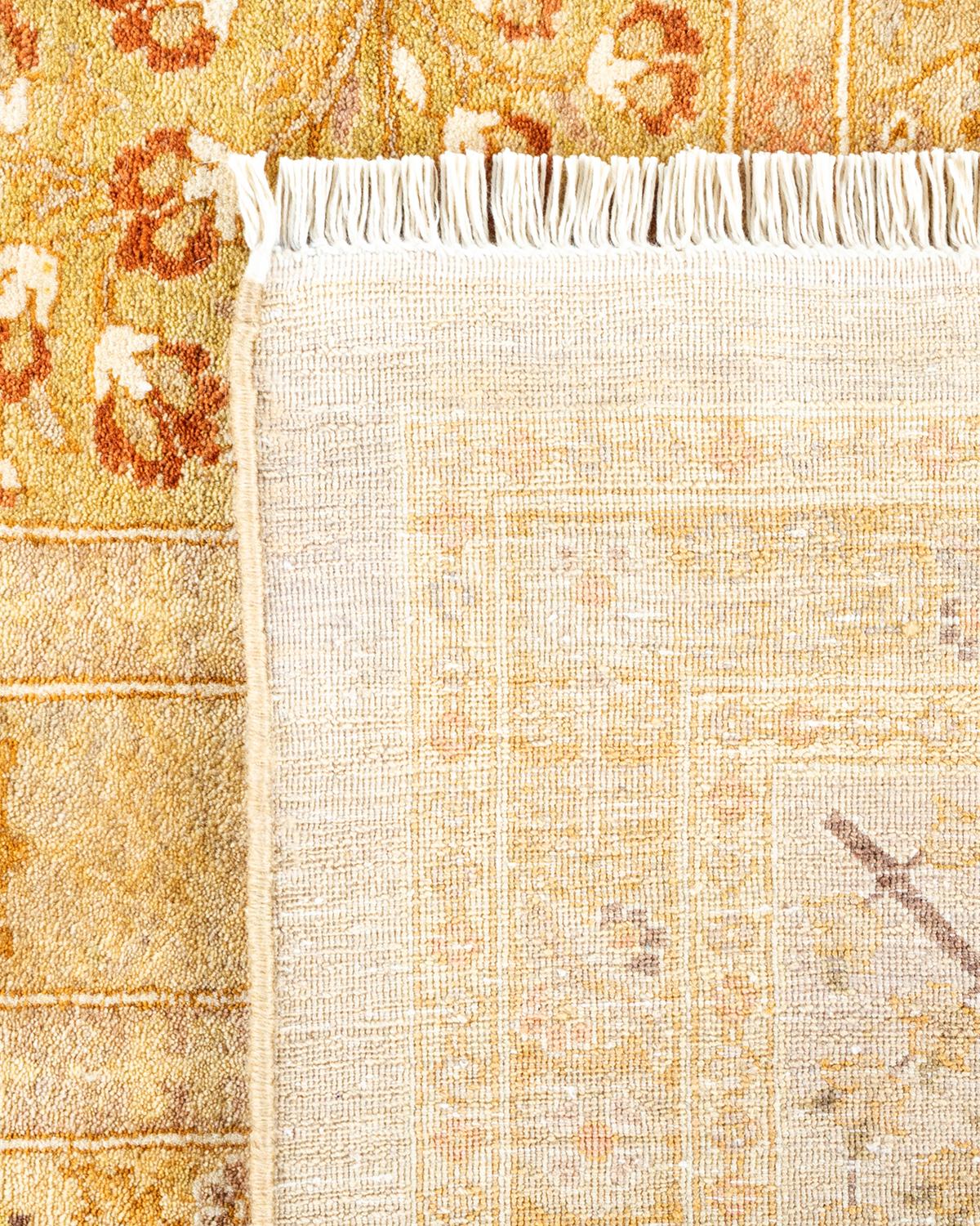 Einzigartiger handgeknpfter traditioneller orientalischer Mogul-Teppich in Elfenbein (21. Jahrhundert und zeitgenössisch) im Angebot