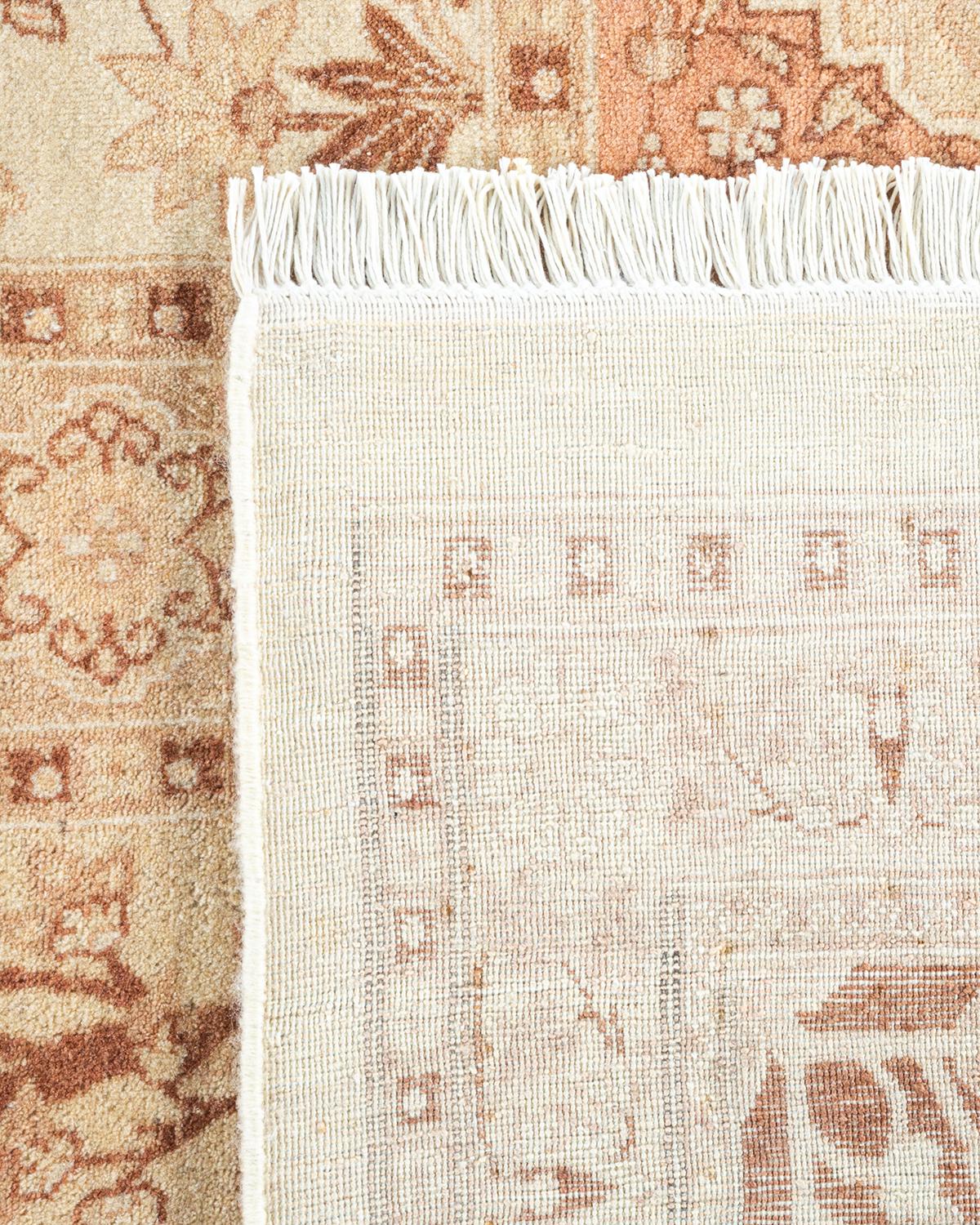 Einzigartiger handgeknpfter traditioneller orientalischer Mogul-Teppich in Elfenbein (21. Jahrhundert und zeitgenössisch) im Angebot