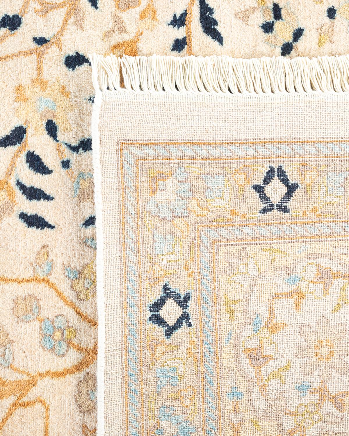 Einzigartiger handgeknpfter traditioneller orientalischer Mogul-Teppich in Elfenbein (21. Jahrhundert und zeitgenössisch) im Angebot