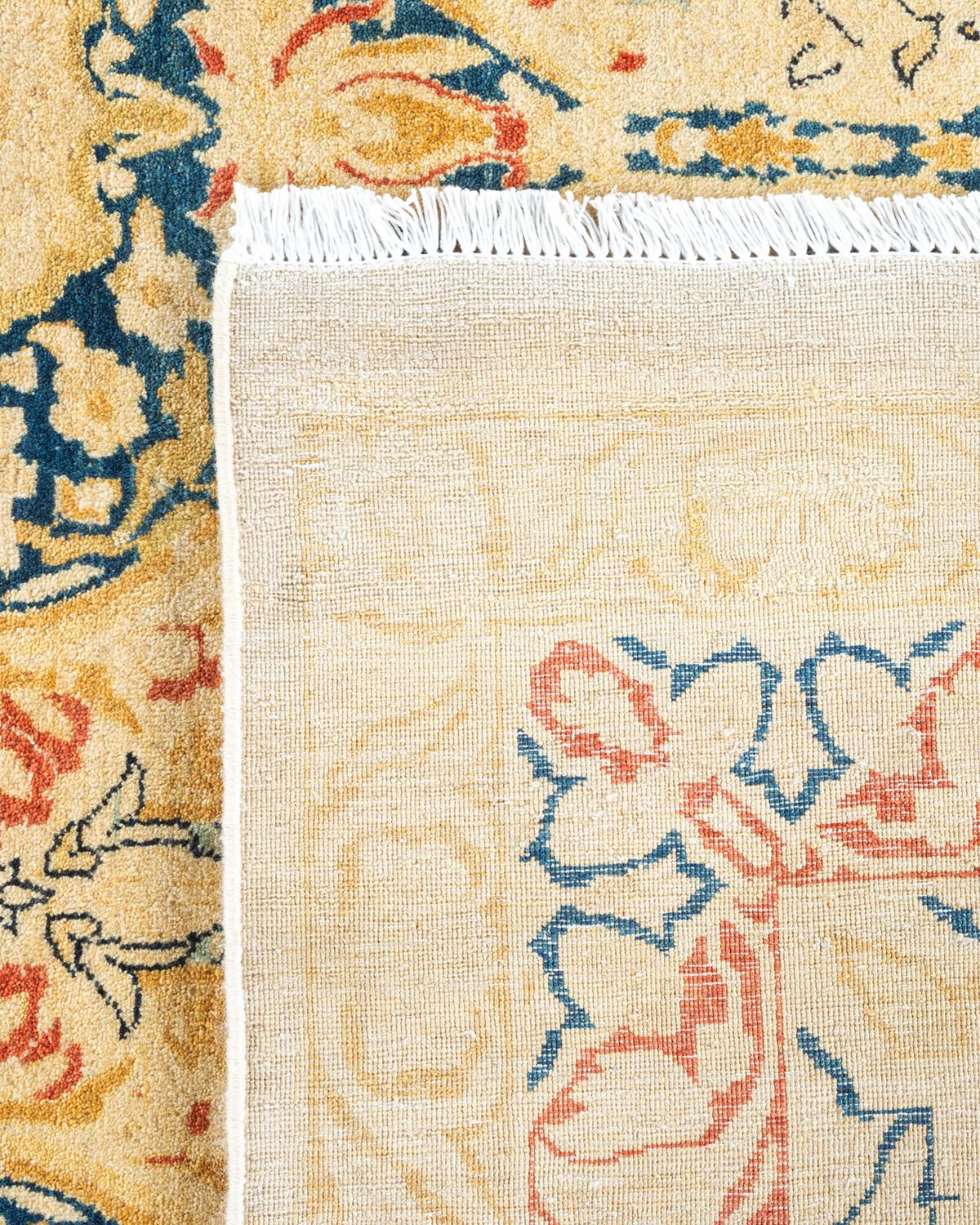 Einzigartiger handgeknpfter traditioneller orientalischer Mogul-Teppich in Elfenbein (21. Jahrhundert und zeitgenössisch) im Angebot