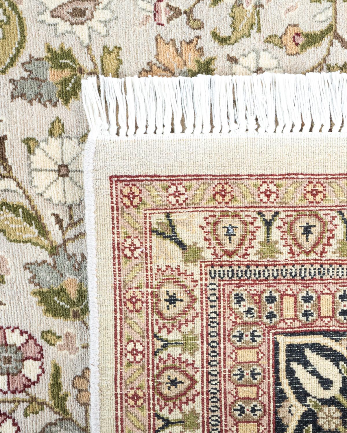 Einzigartiger handgeknpfter traditioneller orientalischer Mogul-Teppich in Elfenbein (21. Jahrhundert und zeitgenössisch) im Angebot
