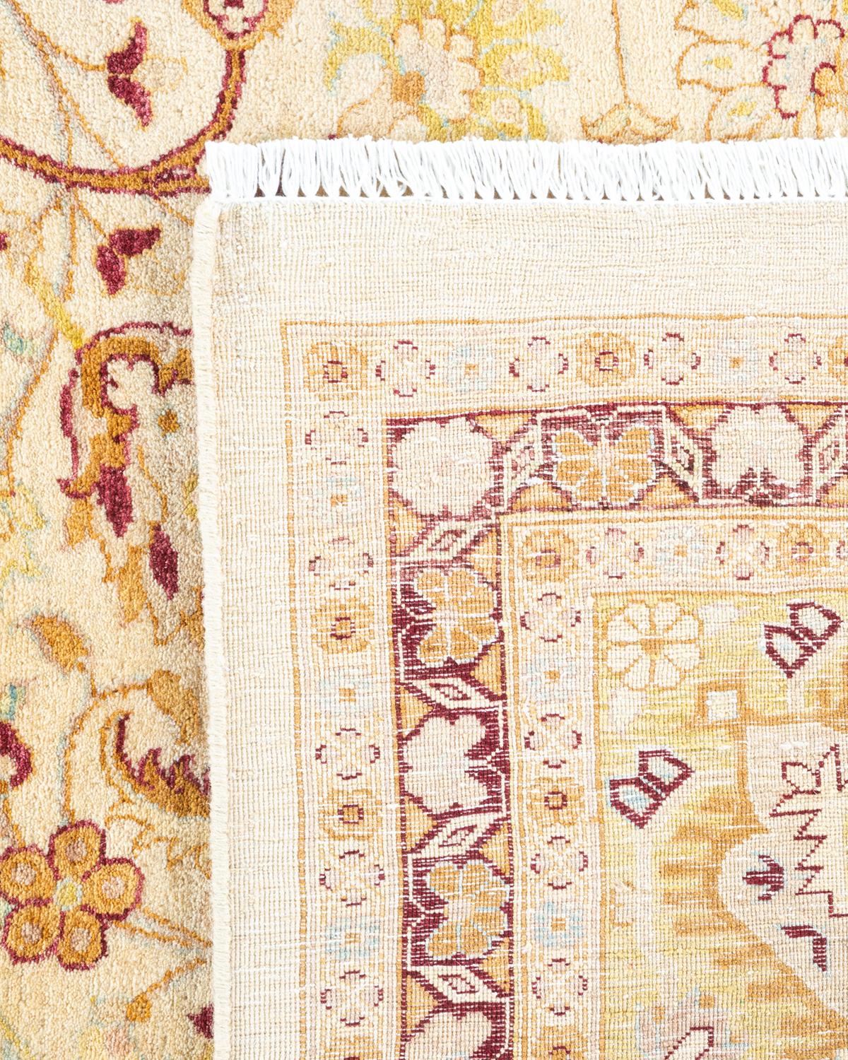 Einzigartiger handgeknpfter traditioneller orientalischer Mogul-Teppich in Elfenbein (21. Jahrhundert und zeitgenössisch) im Angebot