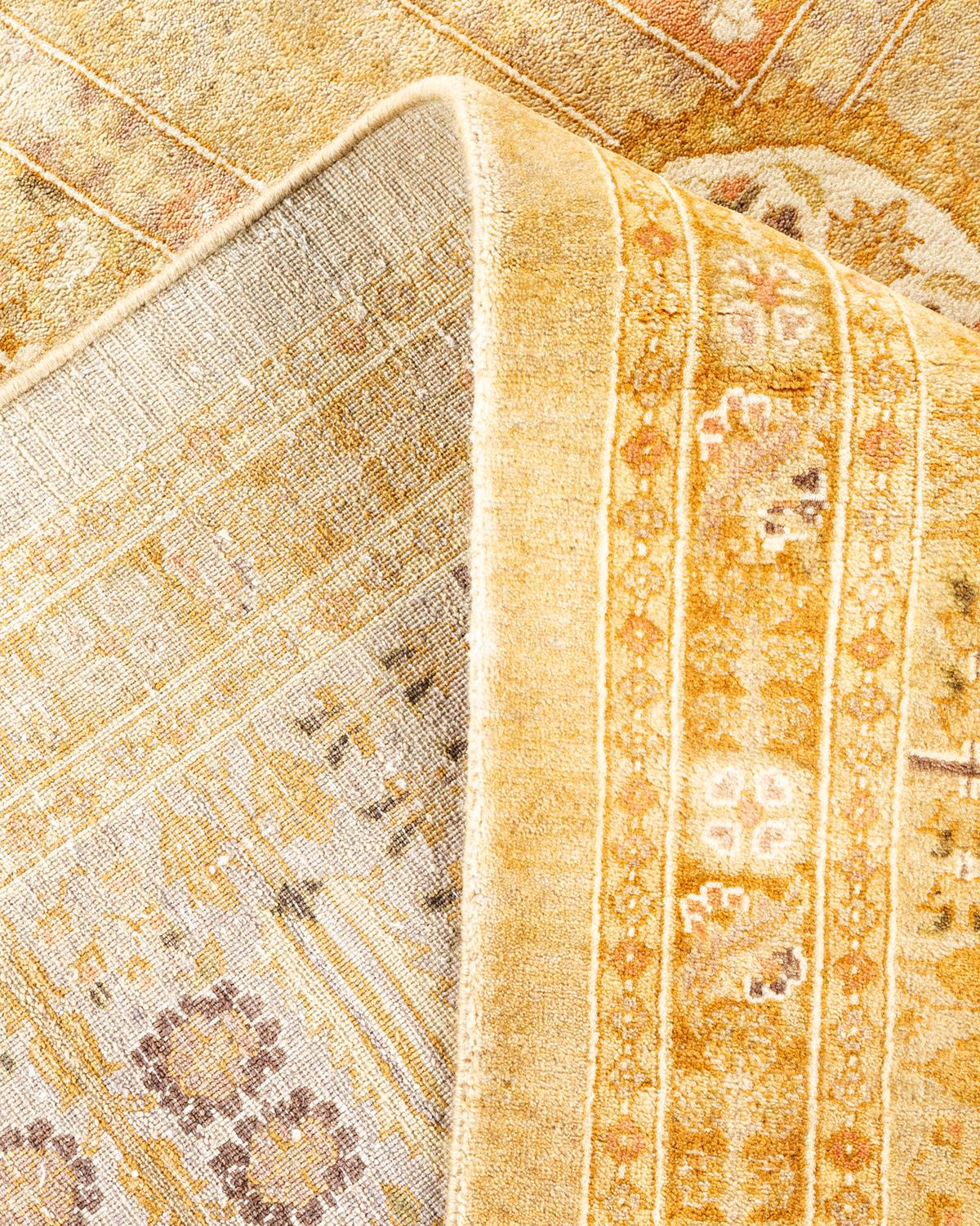 Einzigartiger handgeknpfter traditioneller orientalischer Mogul-Teppich in Elfenbein (Wolle) im Angebot