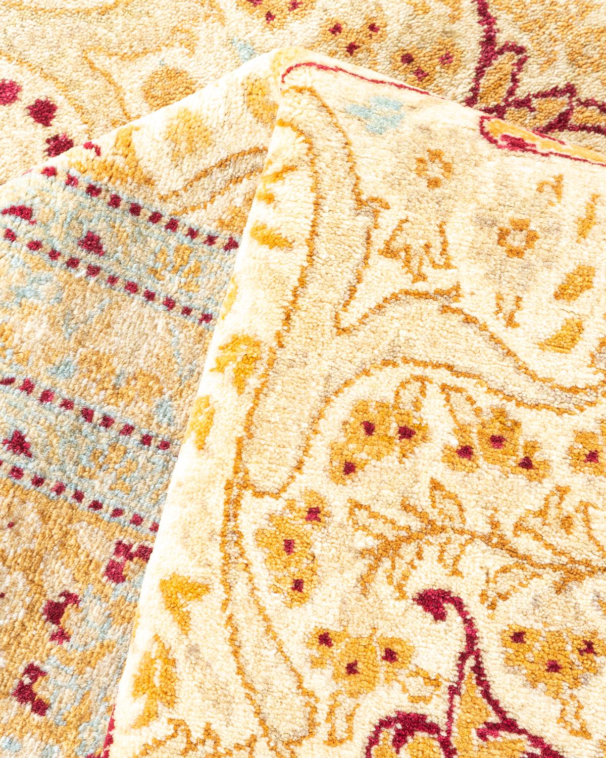 Einzigartiger handgeknpfter traditioneller orientalischer Mogul-Teppich in Elfenbein im Angebot 1