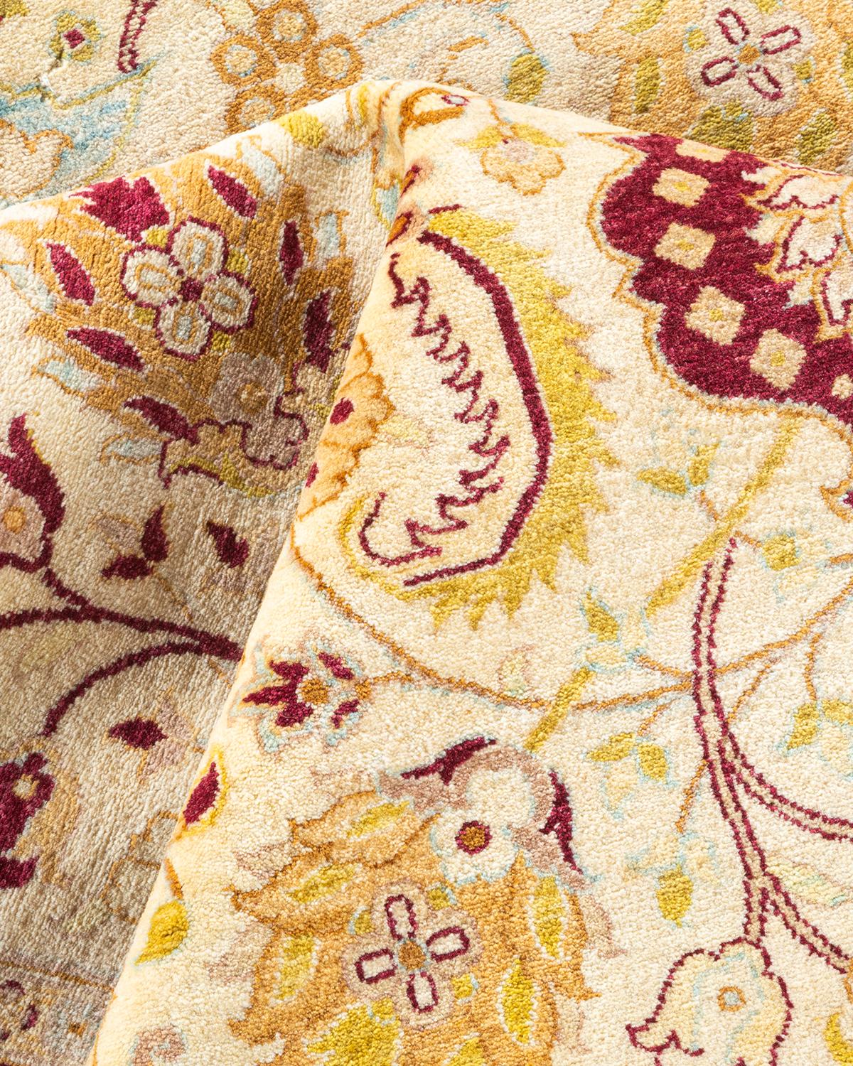 Einzigartiger handgeknpfter traditioneller orientalischer Mogul-Teppich in Elfenbein im Angebot 1