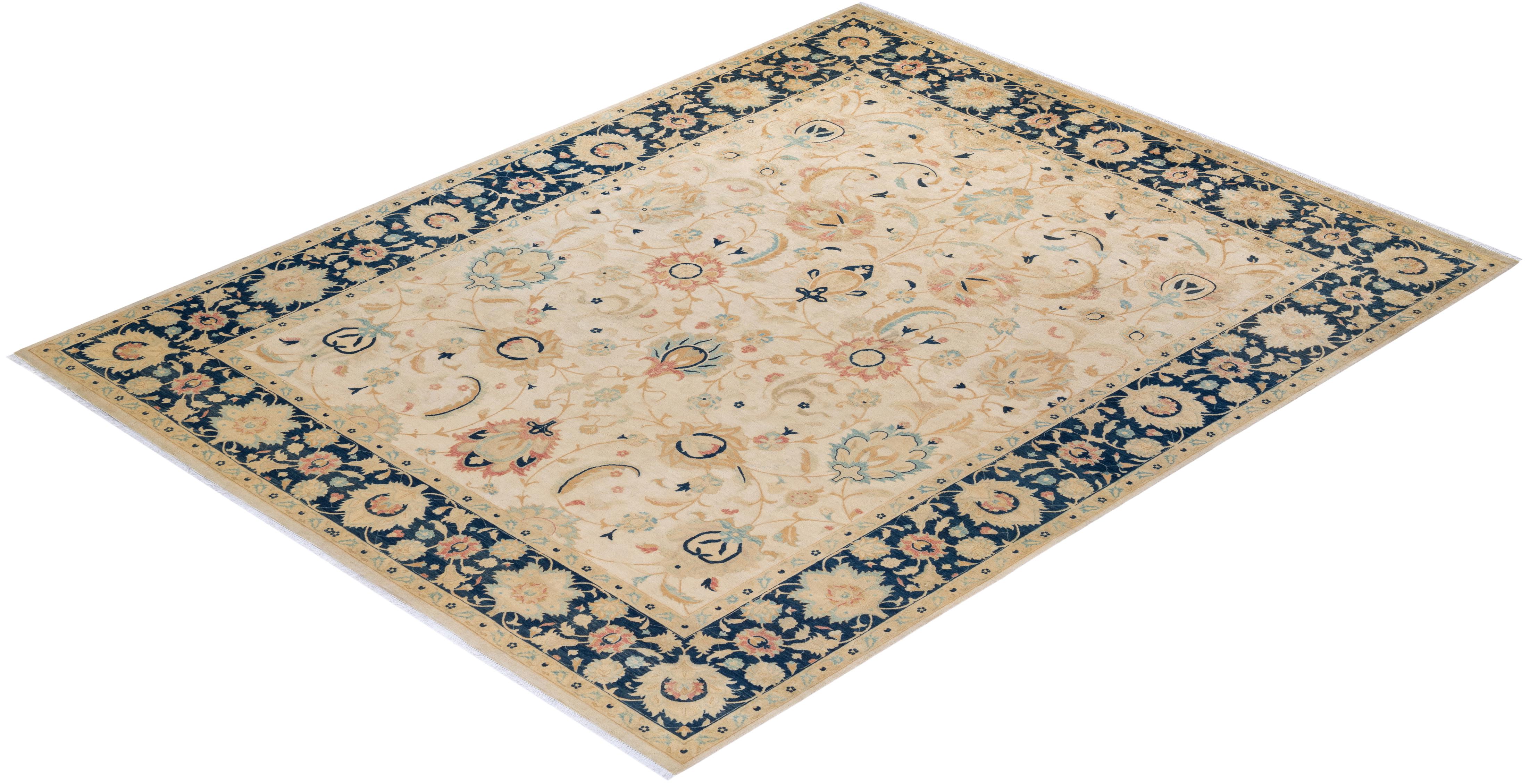 Einzigartiger handgeknpfter traditioneller orientalischer Mogul-Teppich in Elfenbein im Angebot 2