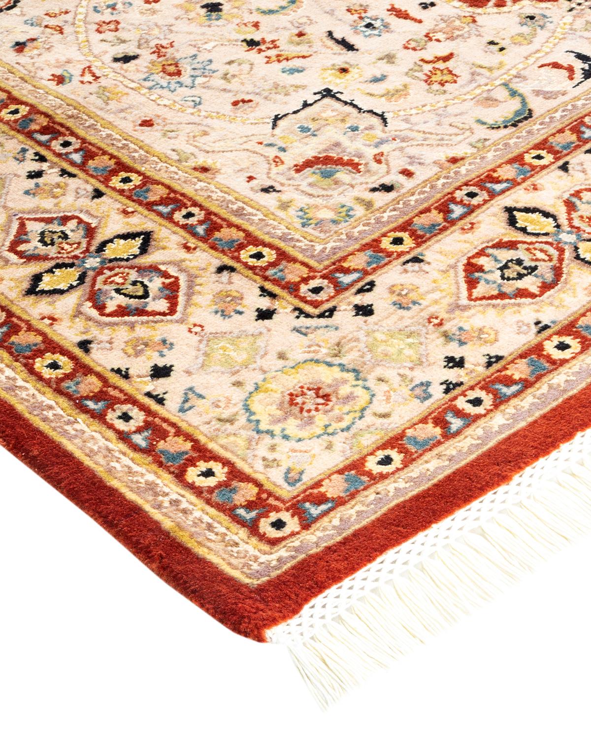 Avec leurs palettes discrètes et leurs motifs en relief, les tapis de la collection Mogul apporteront une sophistication intemporelle à toutes les pièces. Influencés par un éventail de motifs turcs, indiens et persans, les artisans qui tissent à la