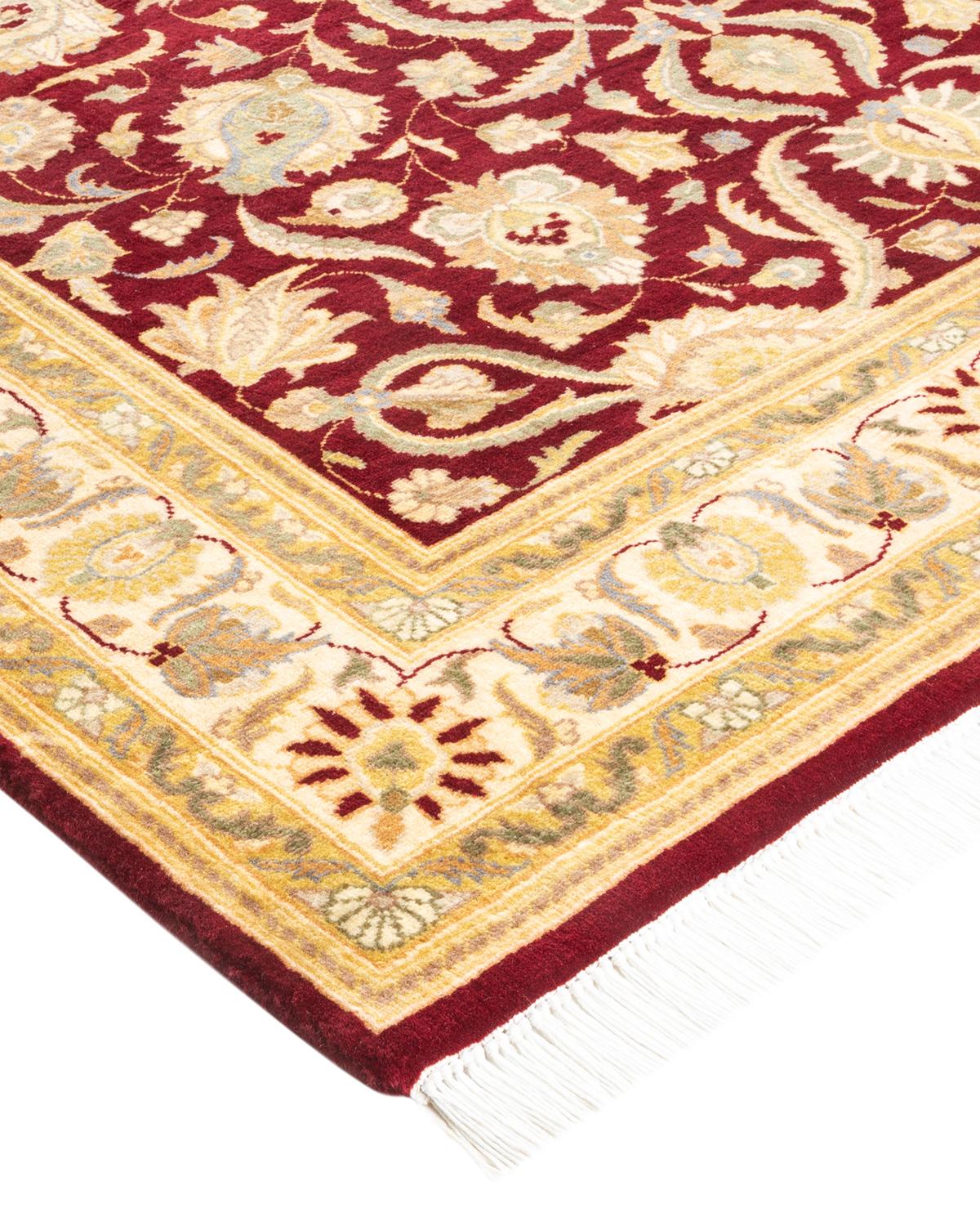 Avec leurs palettes discrètes et leurs motifs allover, les tapis de la collection Mogul apporteront une sophistication intemporelle à n'importe quelle pièce. Influencés par un éventail de motifs turcs, indiens et persans, les artisans qui tissent à