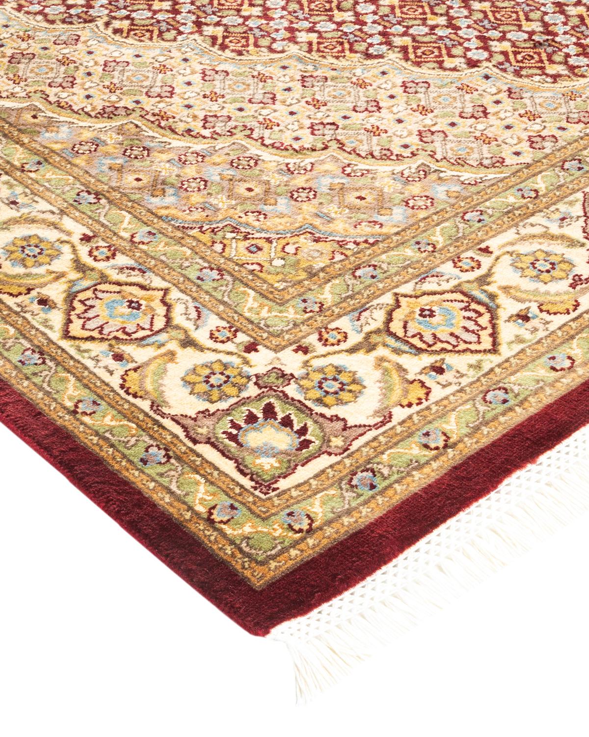 Avec leurs palettes discrètes et leurs motifs à l'envers, les tapis de la collection Mogul apporteront une sophistication intemporelle à n'importe quelle pièce. Influencés par un éventail de motifs turcs, indiens et persans, les artisans qui tissent