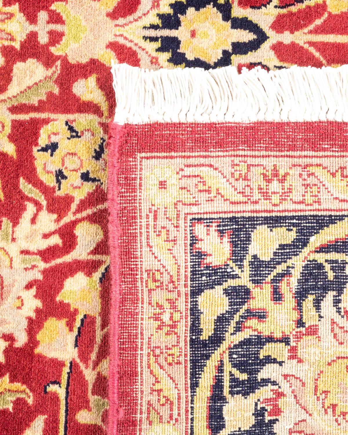 XXIe siècle et contemporain Tapis traditionnel oriental rouge moghol noué à la main, unique en son genre en vente