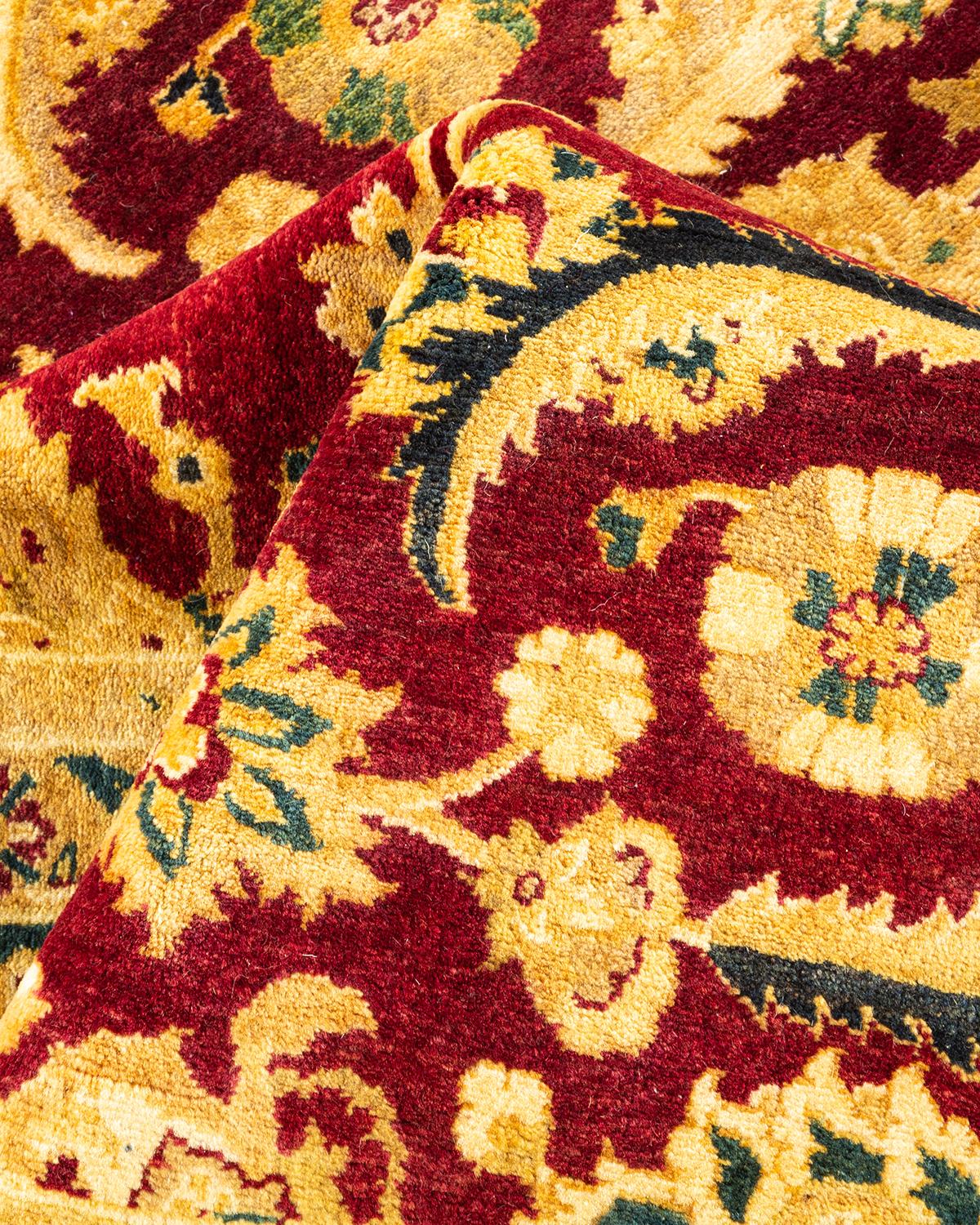 Tapis traditionnel oriental rouge moghol noué à la main, unique en son genre en vente 1