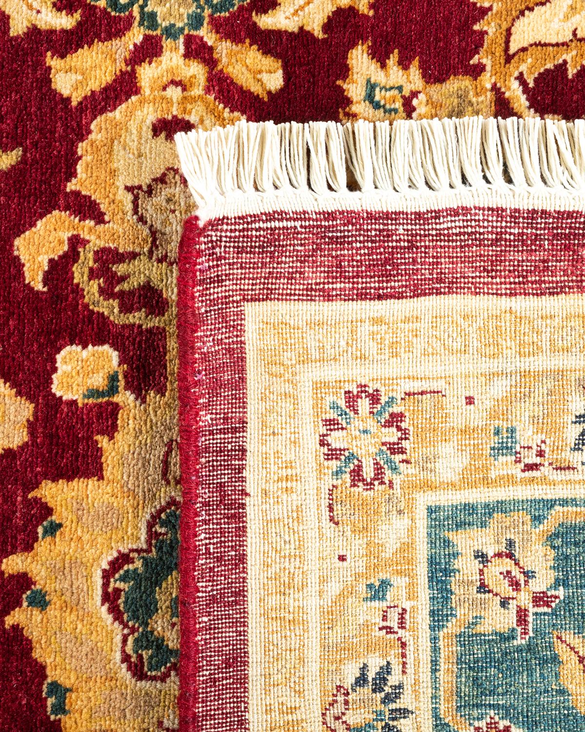 Alfombra Oriental Tradicional Mogul Roja Anudada a Mano Única en su Género Siglo XXI y contemporáneo en venta
