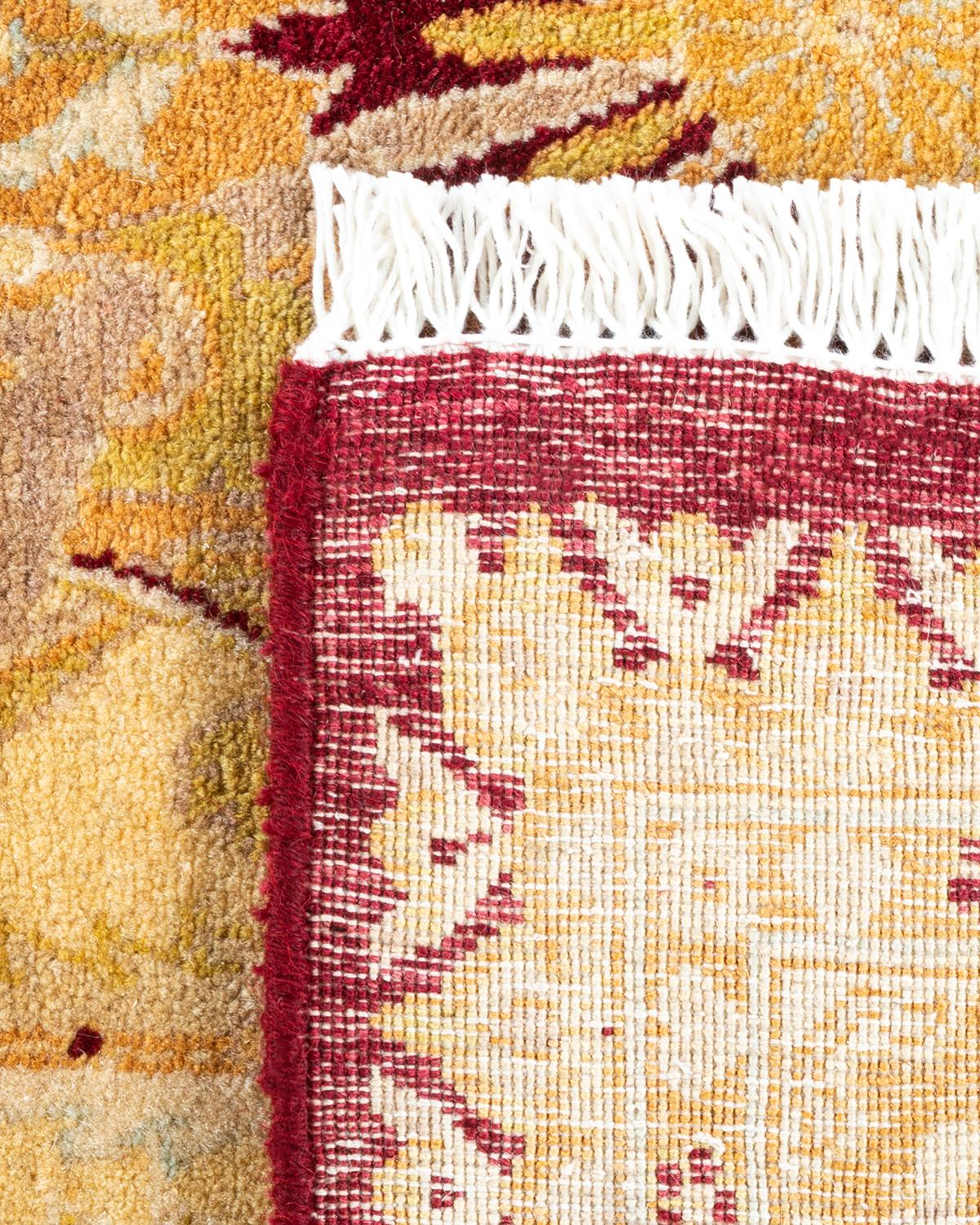 XXIe siècle et contemporain Tapis traditionnel oriental rouge moghol noué à la main, unique en son genre en vente