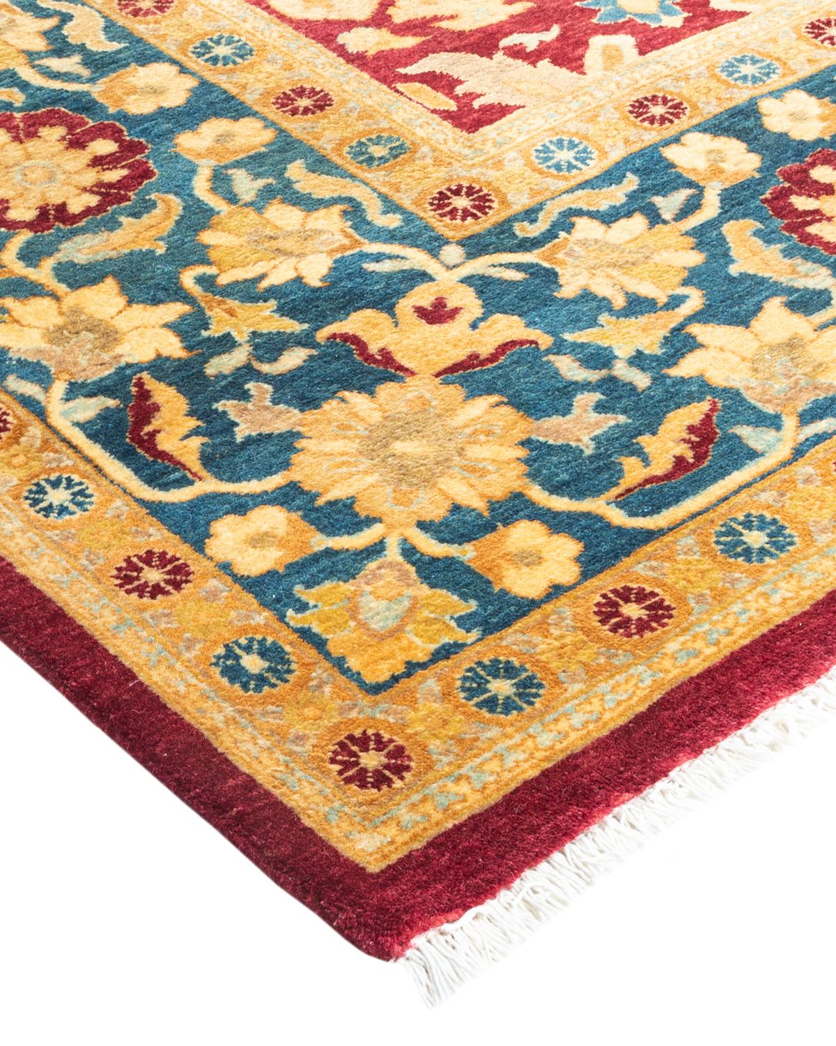Die Teppiche der Mogul-Kollektion bringen mit ihren zurückhaltenden Farben und Allover-Mustern zeitlose Eleganz in jeden Raum. Beeinflusst von einem Spektrum türkischer, indischer und persischer Designs, lassen die Kunsthandwerker, die diese