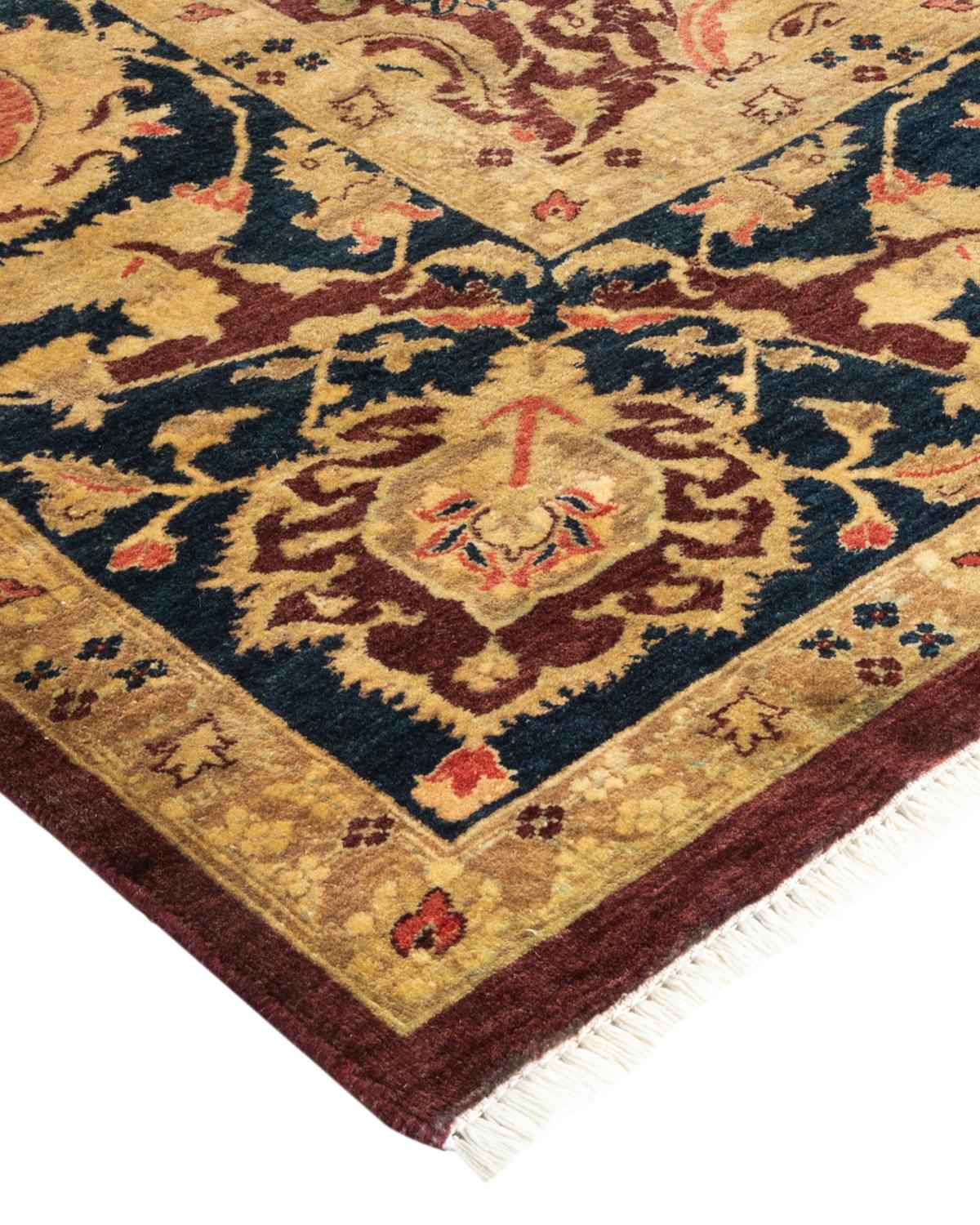 Avec leurs palettes discrètes et leurs motifs à l'envers, les tapis de la collection Mogul apporteront une sophistication intemporelle à n'importe quelle pièce. Influencés par un éventail de motifs turcs, indiens et persans, les artisans qui tissent