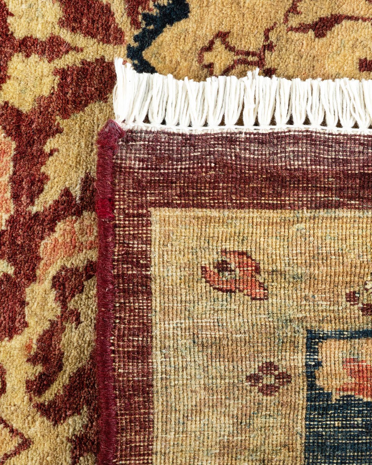 XXIe siècle et contemporain Tapis traditionnel oriental rouge moghol noué à la main, unique en son genre en vente