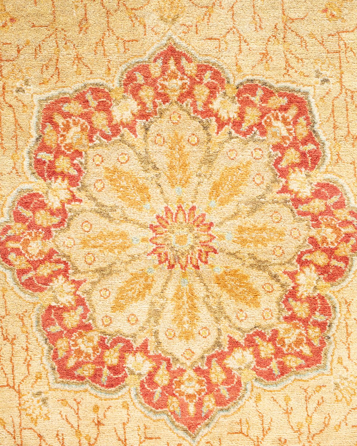 Pakistanais Tapis oriental traditionnel Mogul jaune, noué à la main, unique en son genre en vente