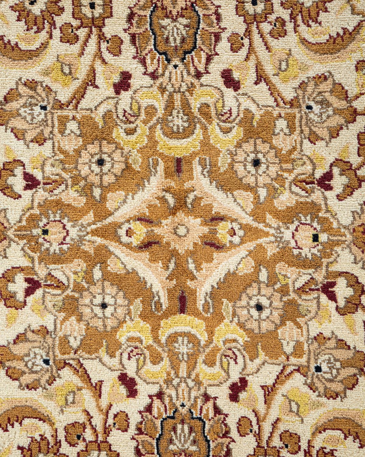 Pakistanais Tapis traditionnel oriental Mogul jaune noué à la main, unique en son genre en vente