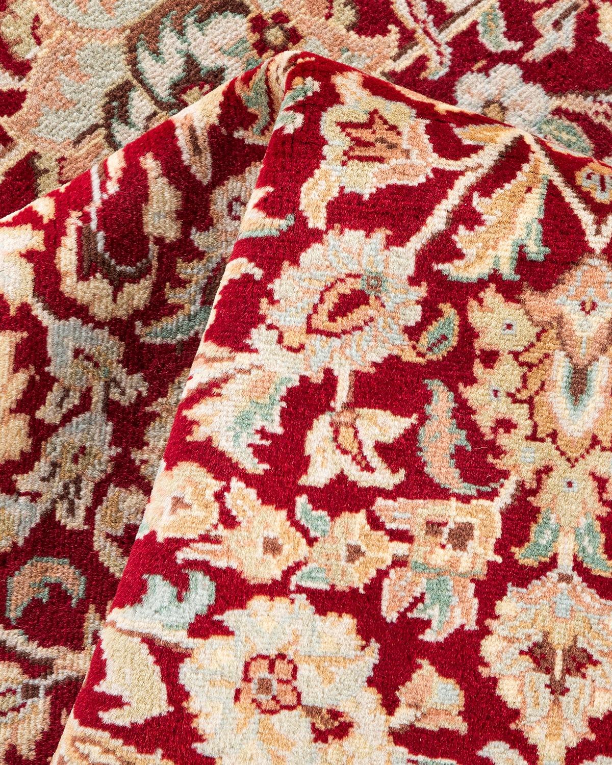 Tapis traditionnel oriental rouge, noué à la main, unique en son genre en vente 1