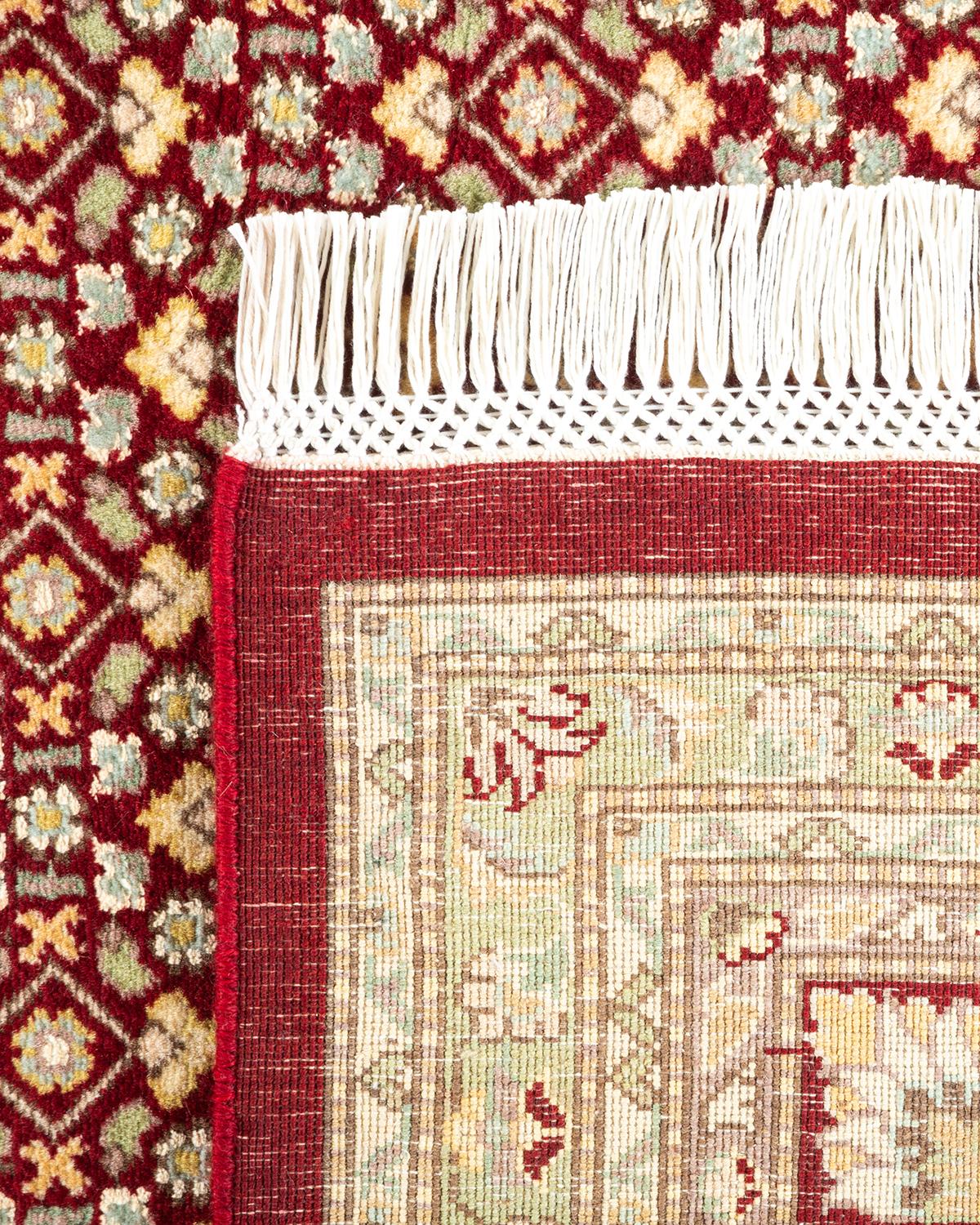 Handgeknüpfter roter Teppich mit traditionellem Stammesmotiv, Mogul, Unikat (21. Jahrhundert und zeitgenössisch) im Angebot