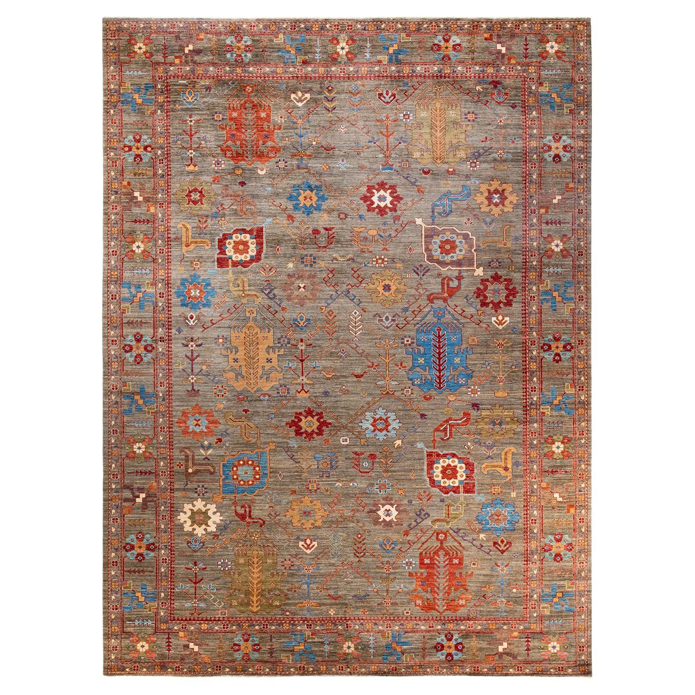 One of a Kind Hand Knotted Traditional Tribal Serapi Ivory Area Rug For