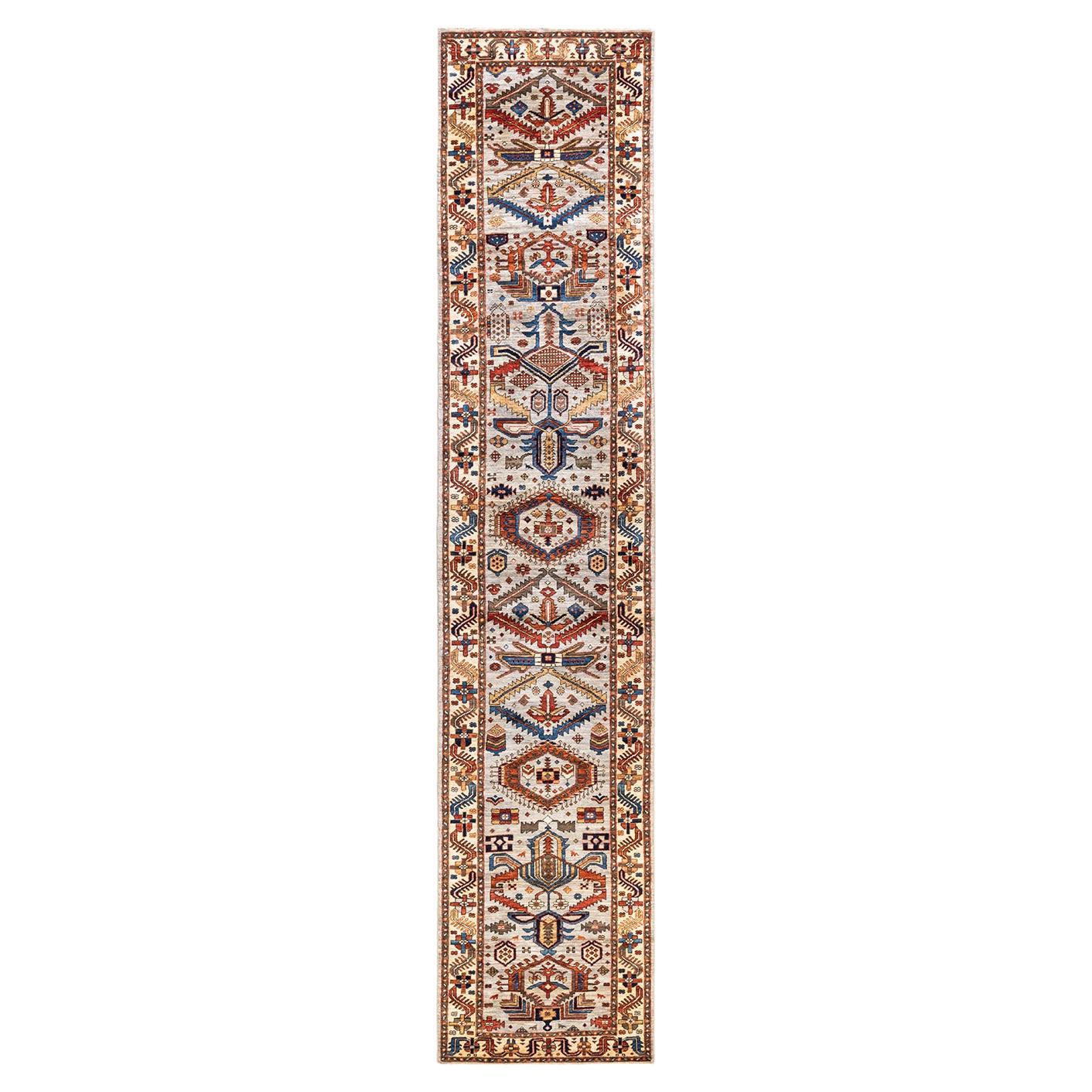 One of a Kind Hand Knotted Traditional Tribal Serapi Ivory Area Rug  For Sale