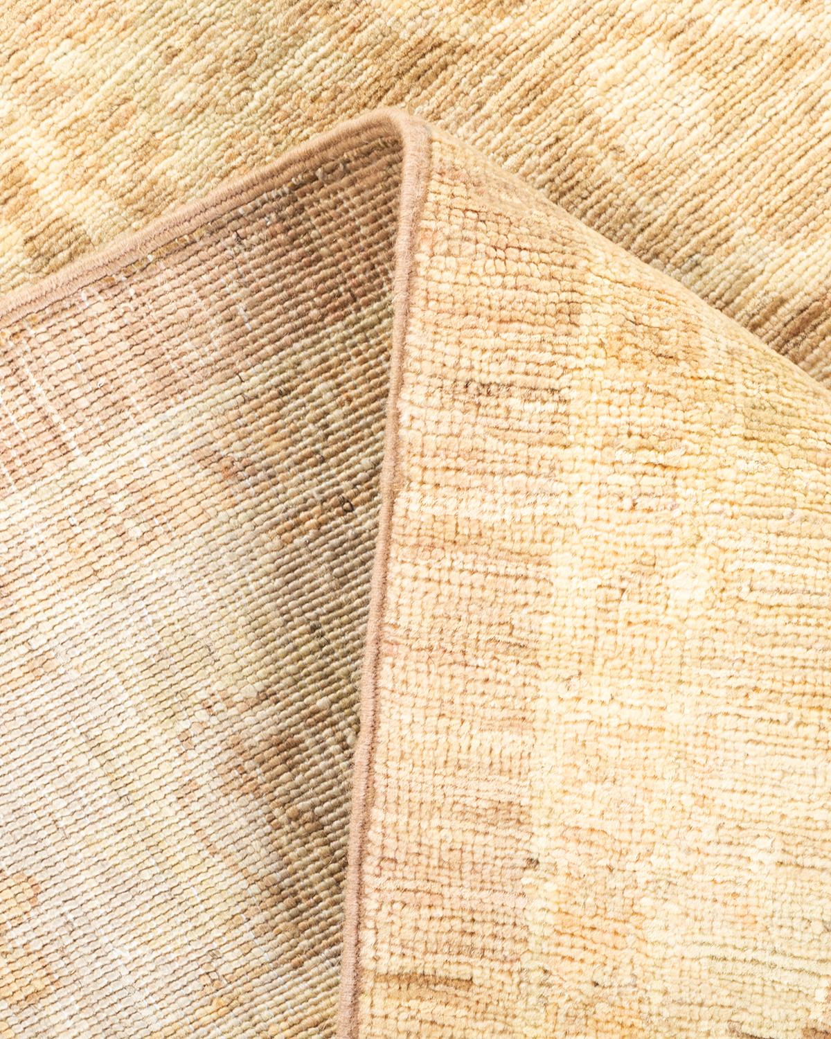 Lana Tappeto tribale eclettico beige unico nel suo genere, annodato a mano in vendita