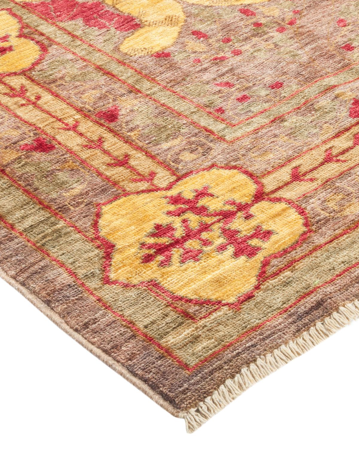 Con diseños sencillos, atrevidos pero informales, y una amplia paleta de colores que va desde los tonos terrosos a las gemas brillantes, las alfombras de la colección Arts & Crafts infunden a una habitación un sentido de sofisticada rebeldía. Los