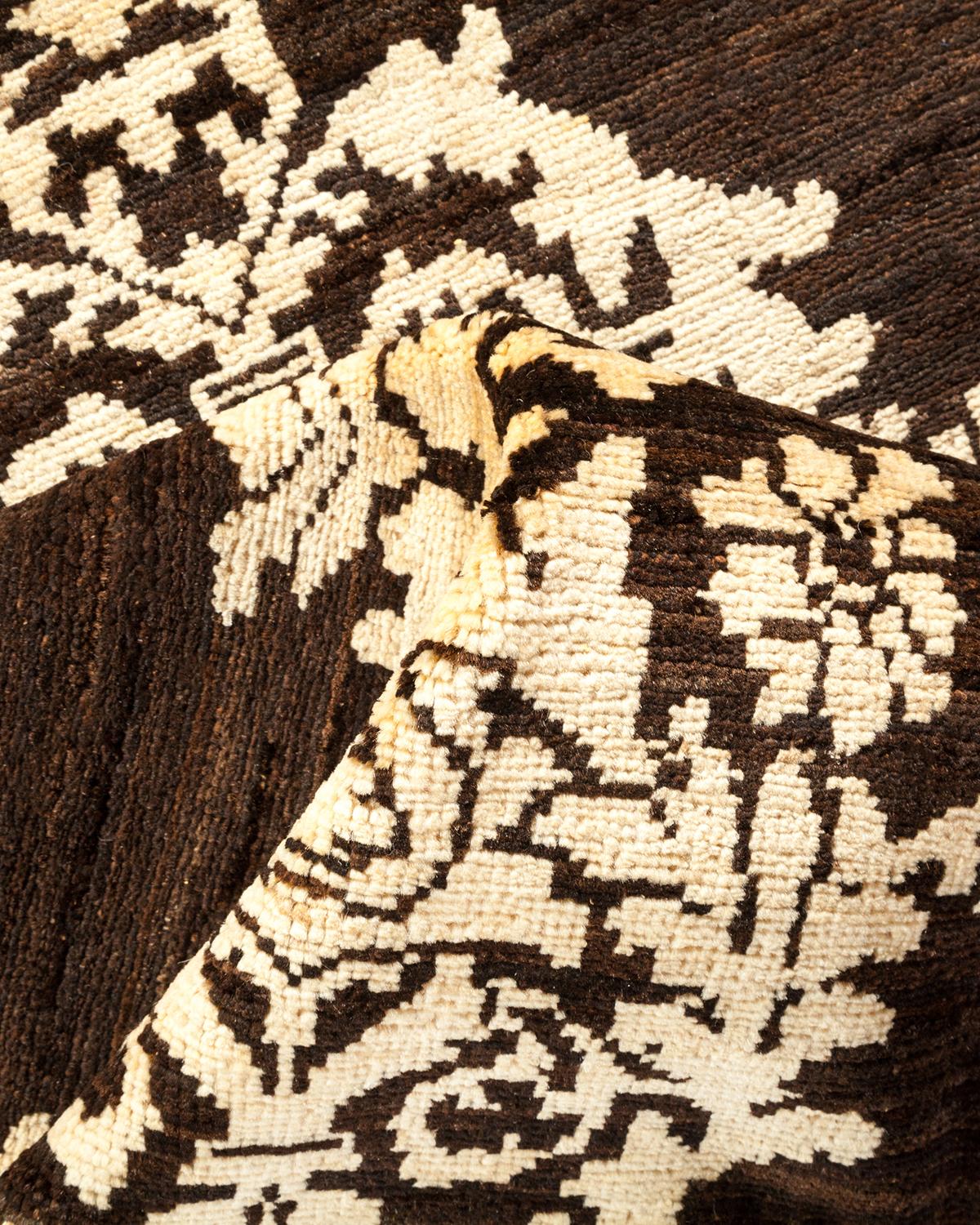 Tapis marron éclectique en laine nouée à la main, unique en son genre en vente 1