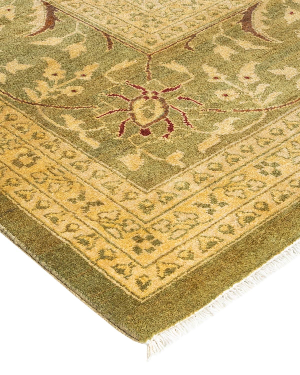 Avec un amalgame de tailles et d'influences esthétiques allant de l'art déco à Rorschach et au modernisme, les tapis de la collection Eclectic défient toute définition, demandant plutôt à devenir des points focaux intrigants d'une pièce. Ils sont à