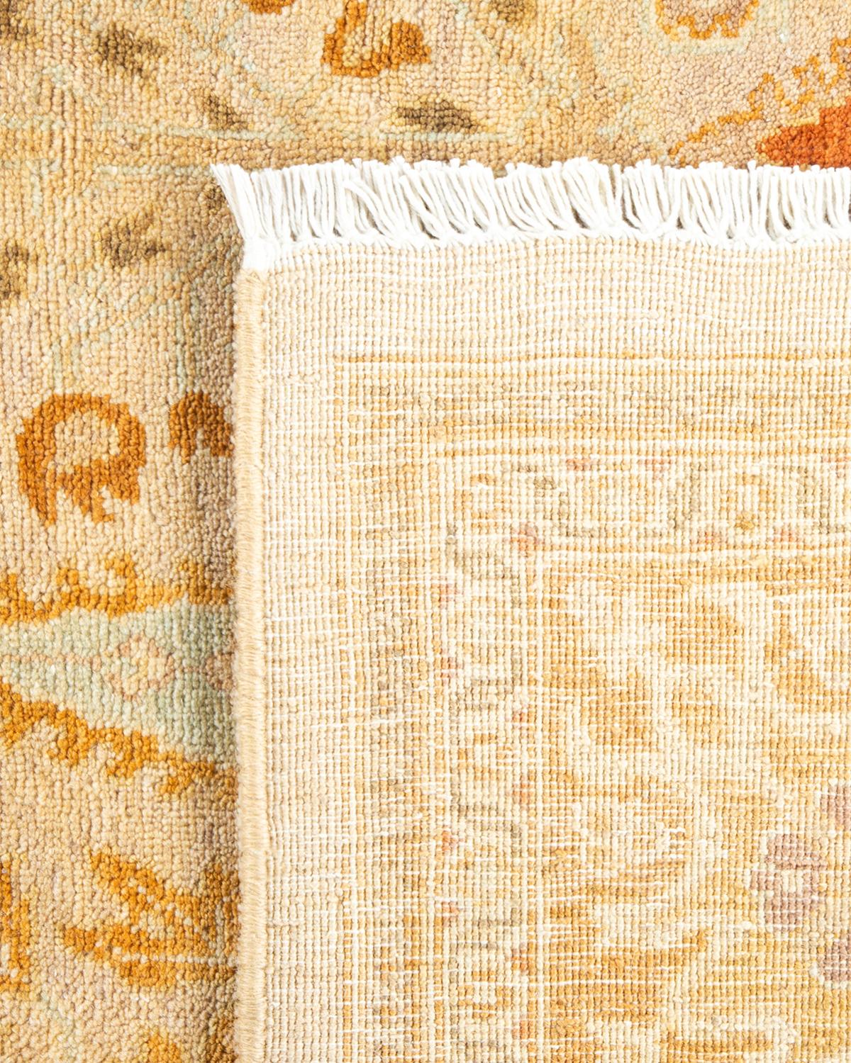 Alfombra de lana anudada a mano única en su género Ecléctica Marfil Siglo XXI y contemporáneo en venta