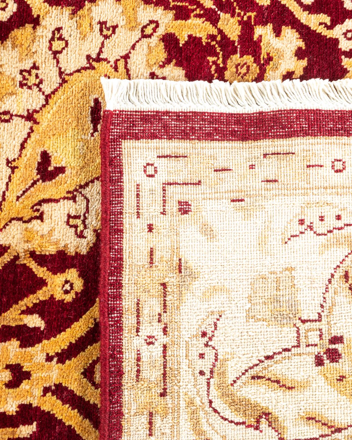 XXIe siècle et contemporain Tapis rouge éclectique en laine nouée à la main, unique en son genre en vente