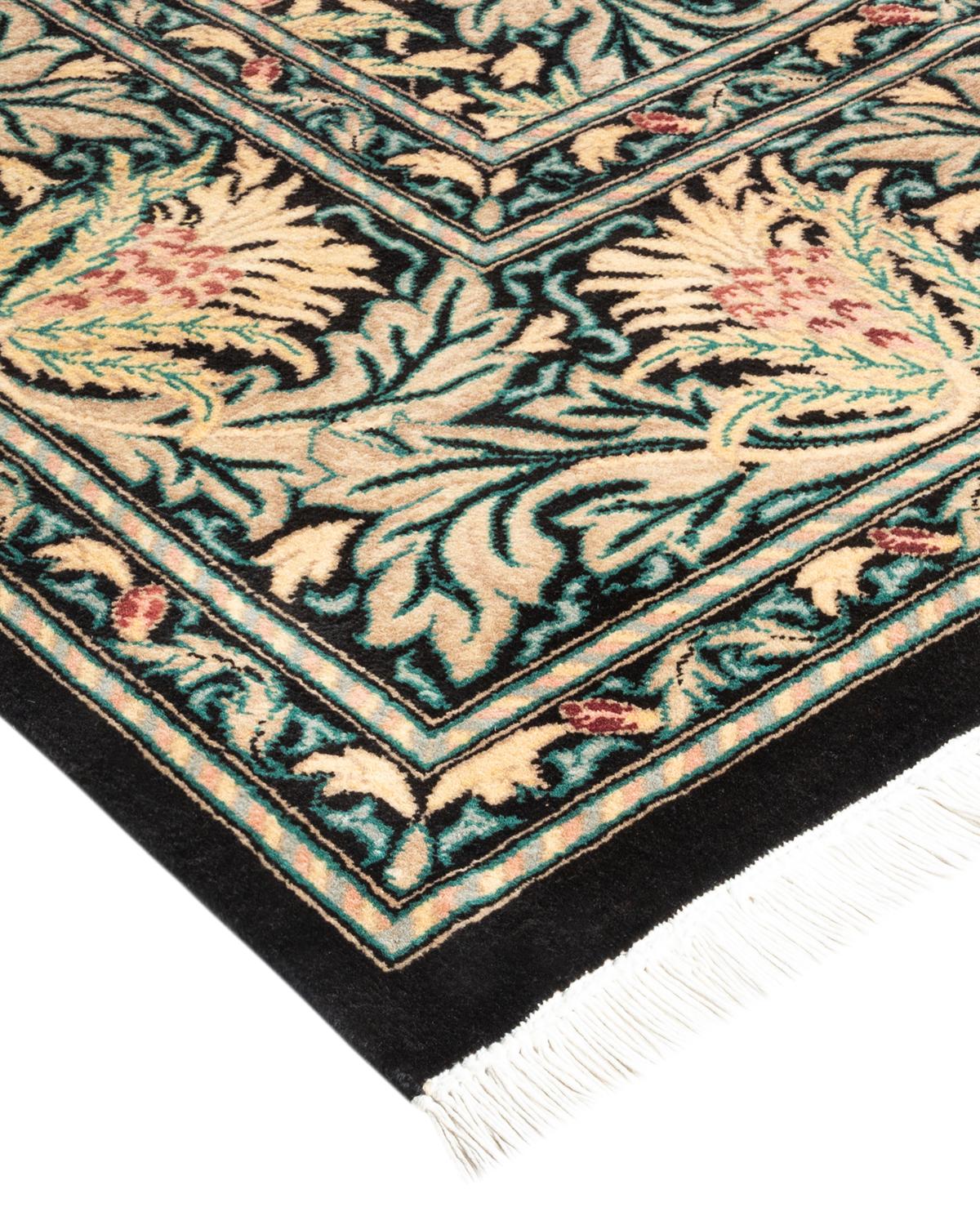 Avec leurs palettes discrètes et leurs motifs allover, les tapis de la collection Mogul apporteront une sophistication intemporelle à n'importe quelle pièce. Influencés par un éventail de motifs turcs, indiens et persans, les artisans qui tissent à