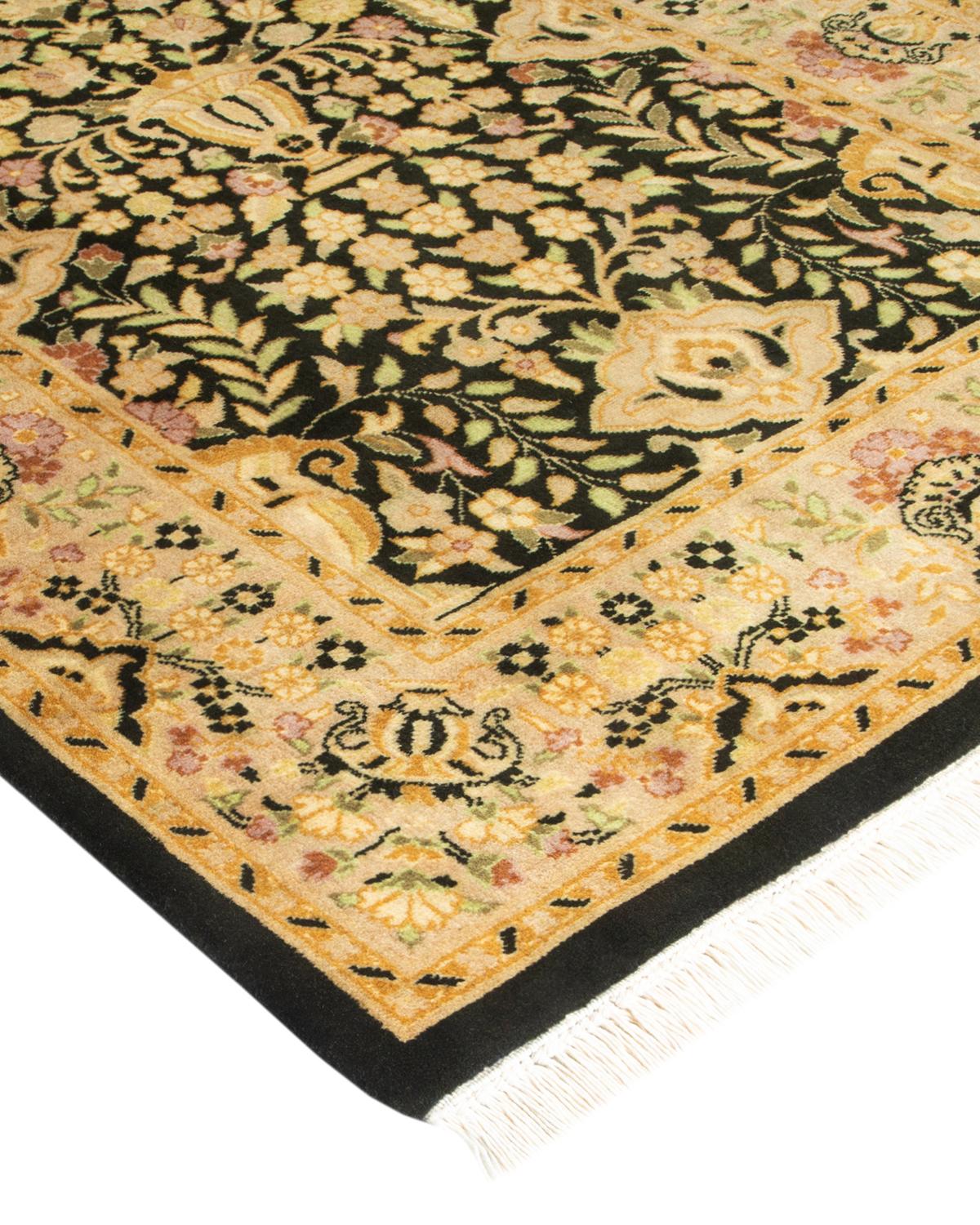 Avec leurs palettes discrètes et leurs motifs allover, les tapis de la collection Mogul apporteront une sophistication intemporelle à n'importe quelle pièce. Influencés par un éventail de motifs turcs, indiens et persans, les artisans qui tissent à