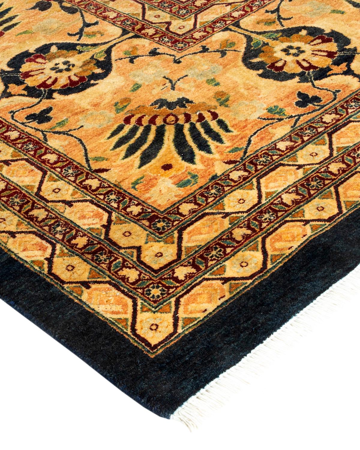 Die Teppiche der Mogul-Kollektion bringen mit ihren zurückhaltenden Farben und Allover-Mustern zeitlose Eleganz in jeden Raum. Beeinflusst von einem Spektrum türkischer, indischer und persischer Designs, lassen die Kunsthandwerker, die diese