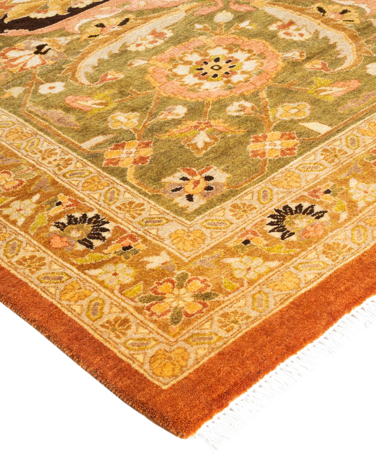 Avec leurs palettes discrètes et leurs motifs à l'envers, les tapis de la collection Mogul apporteront une sophistication intemporelle à n'importe quelle pièce. Influencés par un éventail de motifs turcs, indiens et persans, les artisans qui tissent