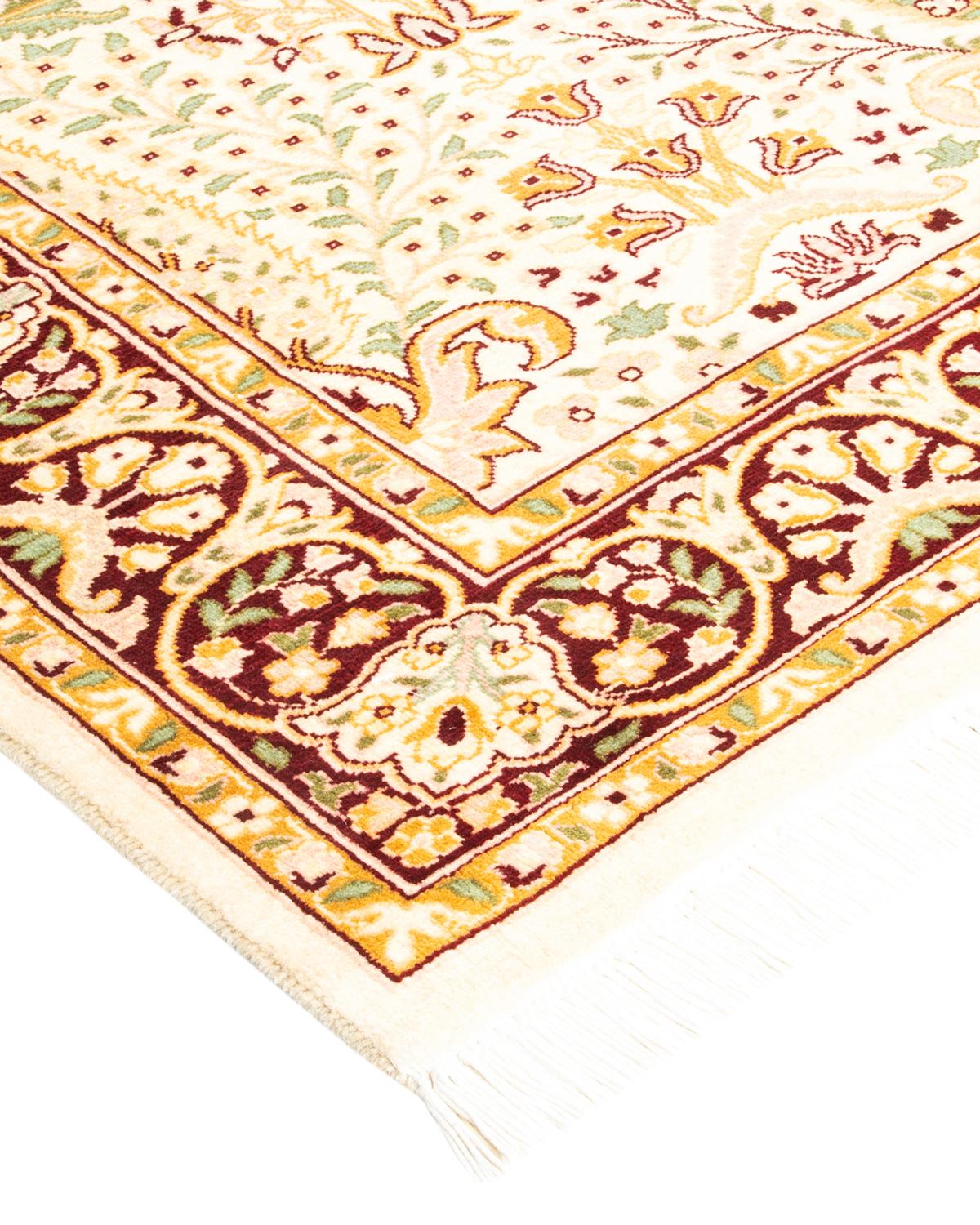 Avec leurs palettes discrètes et leurs motifs allover, les tapis de la collection Mogul apporteront une sophistication intemporelle à n'importe quelle pièce. Influencés par un éventail de motifs turcs, indiens et persans, les artisans qui tissent à