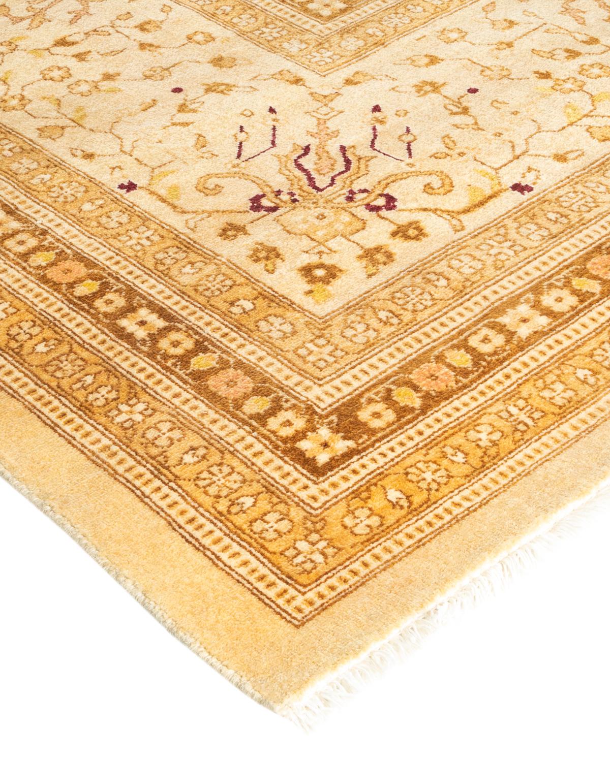 Avec leurs palettes discrètes et leurs motifs à l'envers, les tapis de la collection Mogul apporteront une sophistication intemporelle à n'importe quelle pièce. Influencés par un éventail de motifs turcs, indiens et persans, les artisans qui tissent